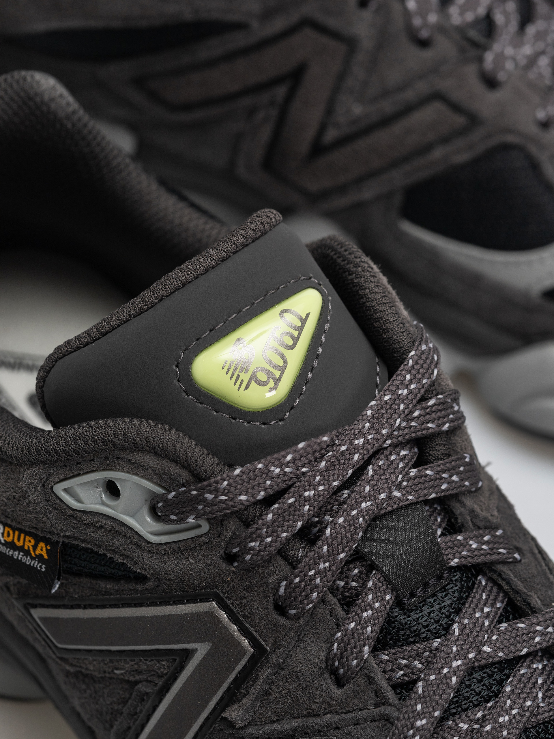 Boty New Balance 9060 (black cement/dry lime)