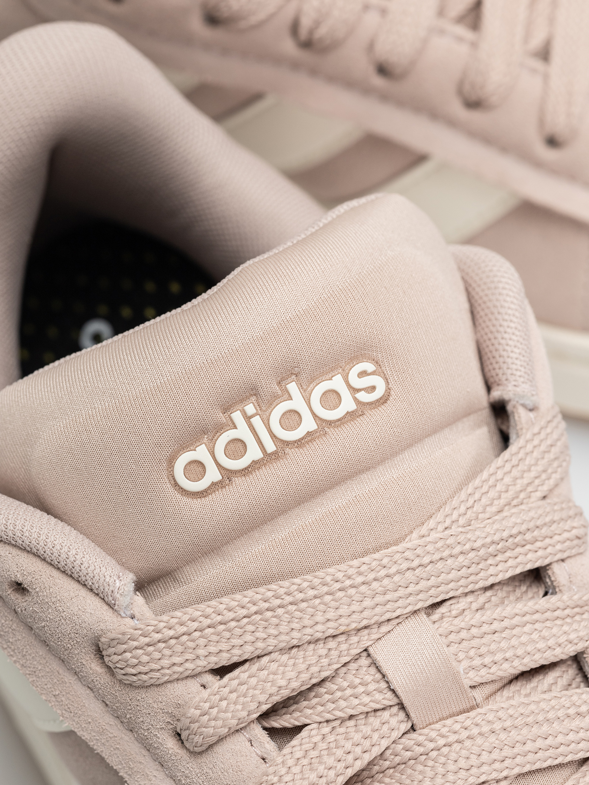 Boty adidas Grand Court Alpha 0 Wmn (wontau/owhite/vapgre)