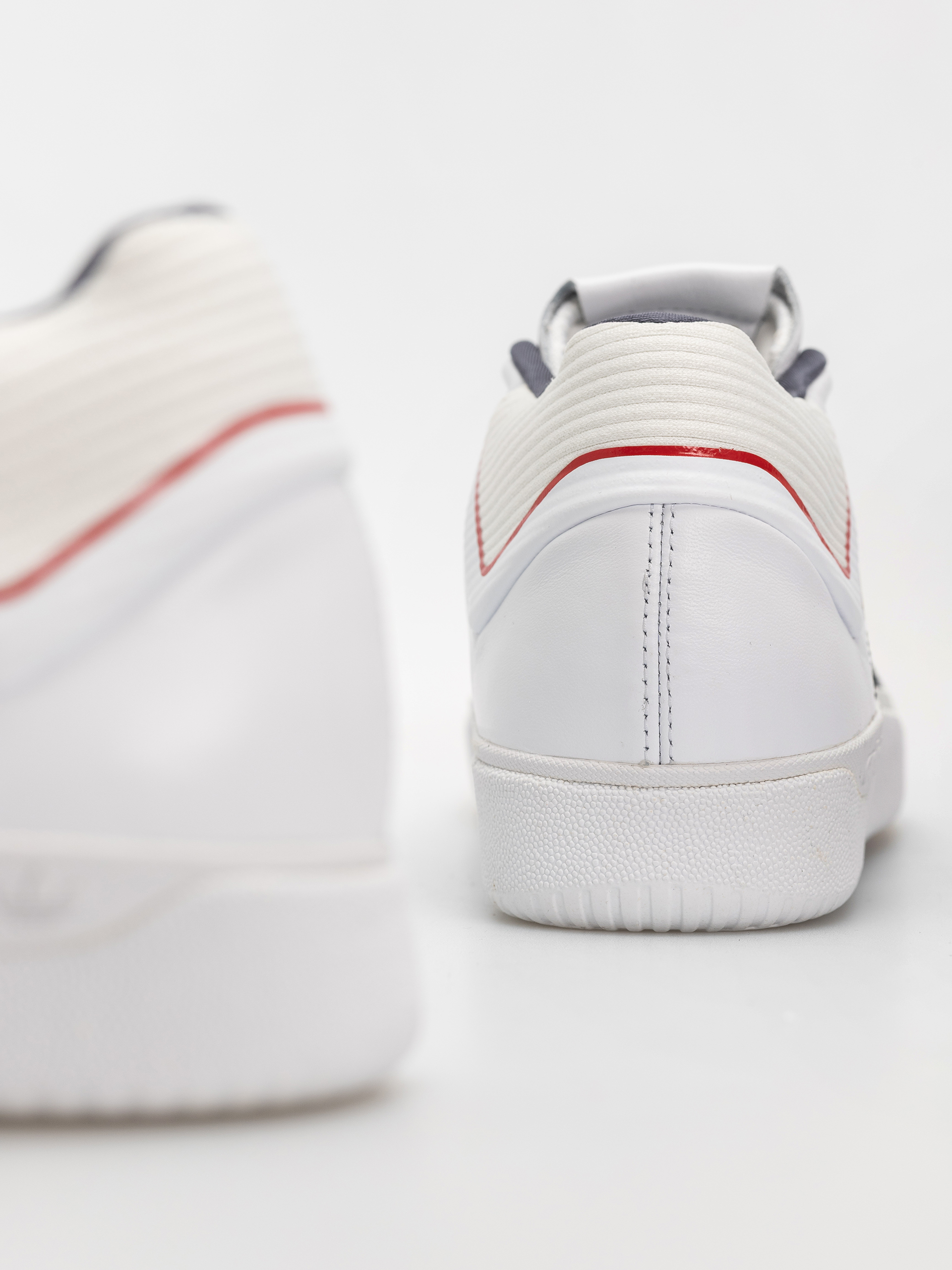 Boty adidas Tyshawn (ftwwht/colred)