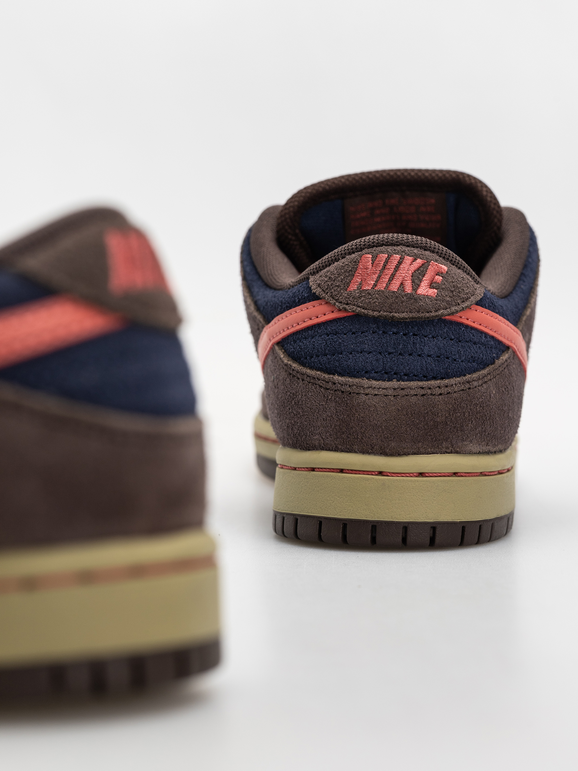 Boty Nike SB Dunk Low Pro (baroque brown/adobe midnight navy)