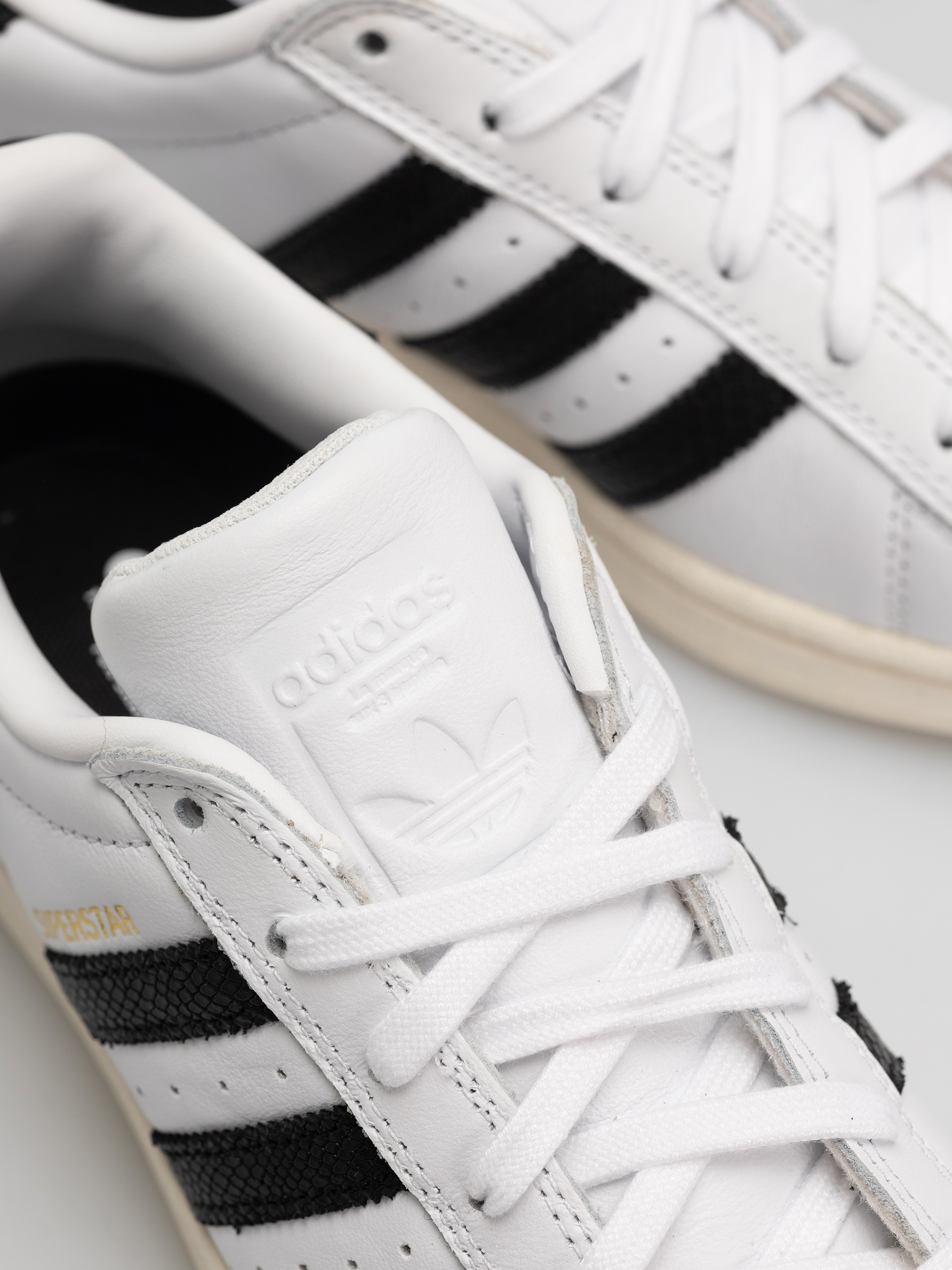 Boty adidas Superstar Adv (ftwwht/cblack/goldmt)