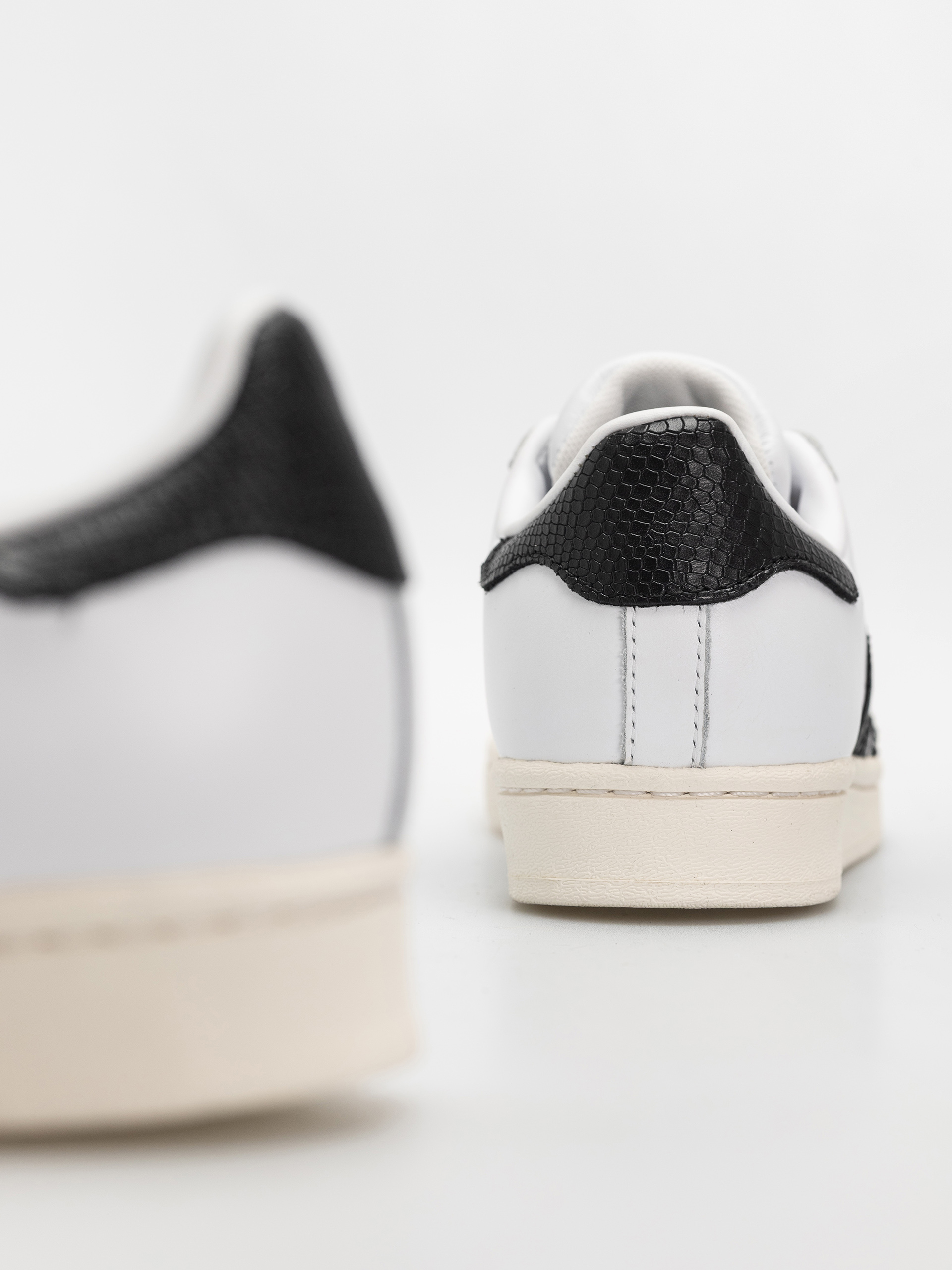 Boty adidas Superstar Adv (ftwwht/cblack/goldmt)