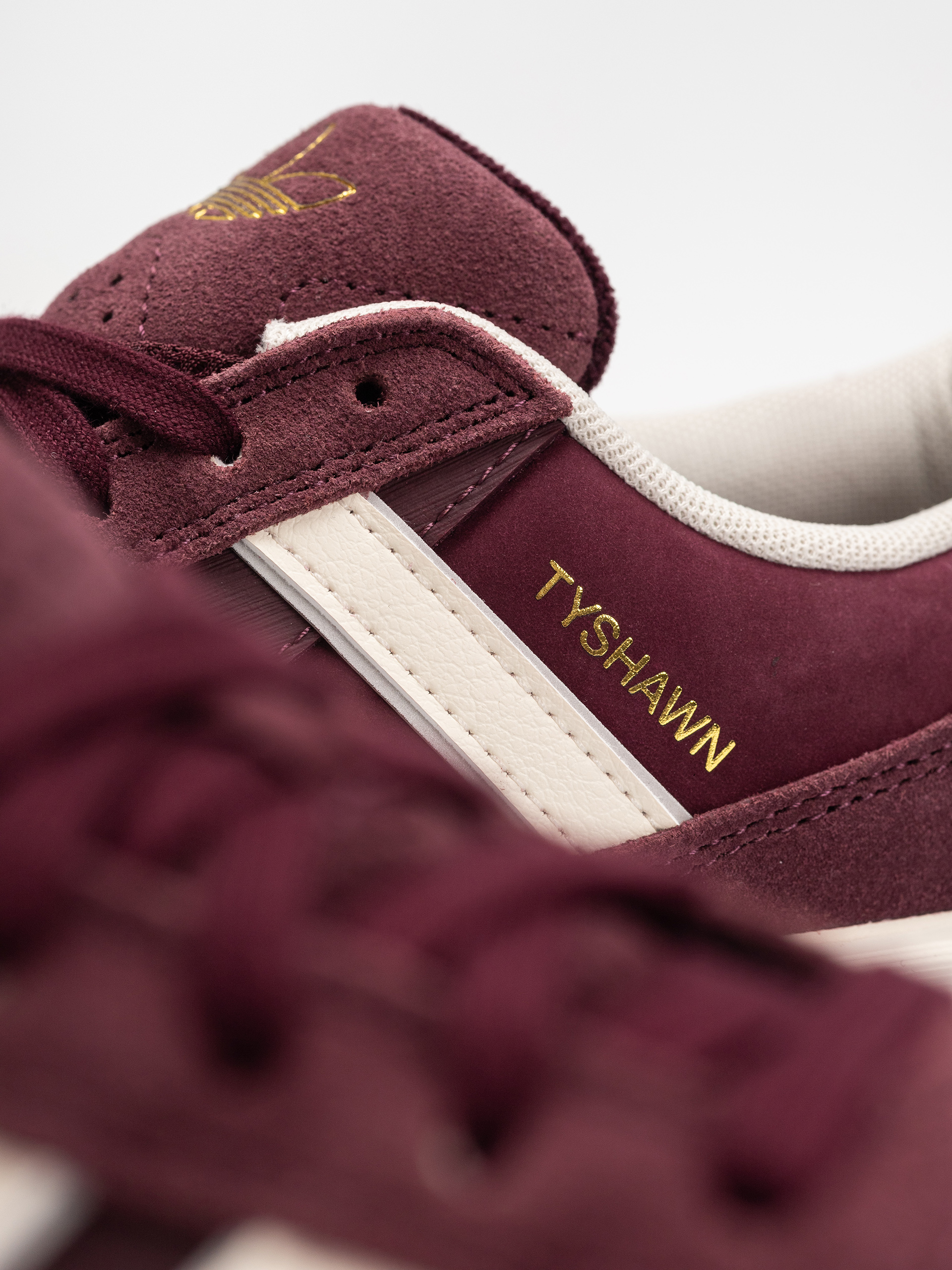 Boty adidas Tyshawn II (maroon/cwhite/goldmt)