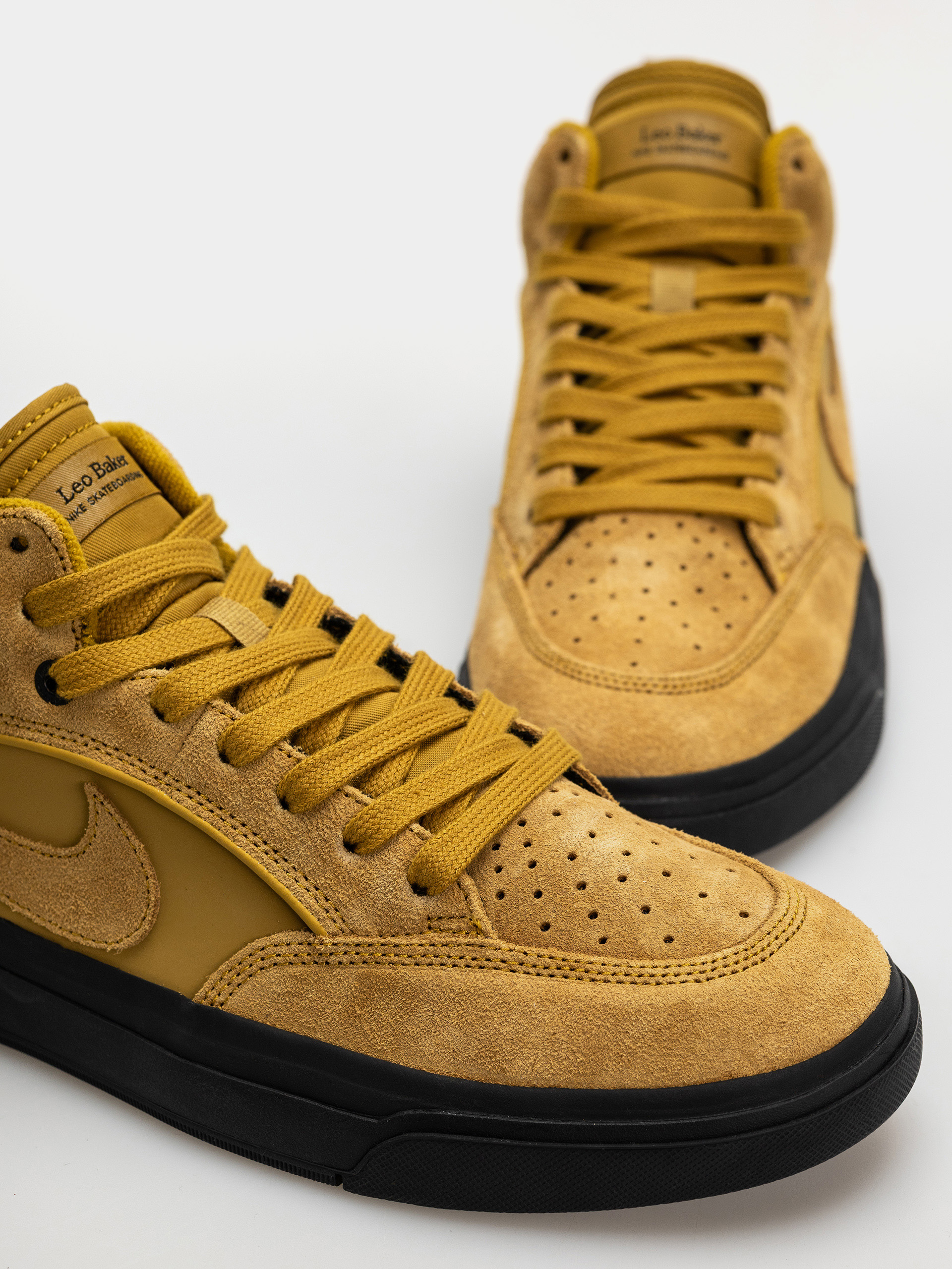 Boty Nike SB React Leo (bronzine/bronzine black)