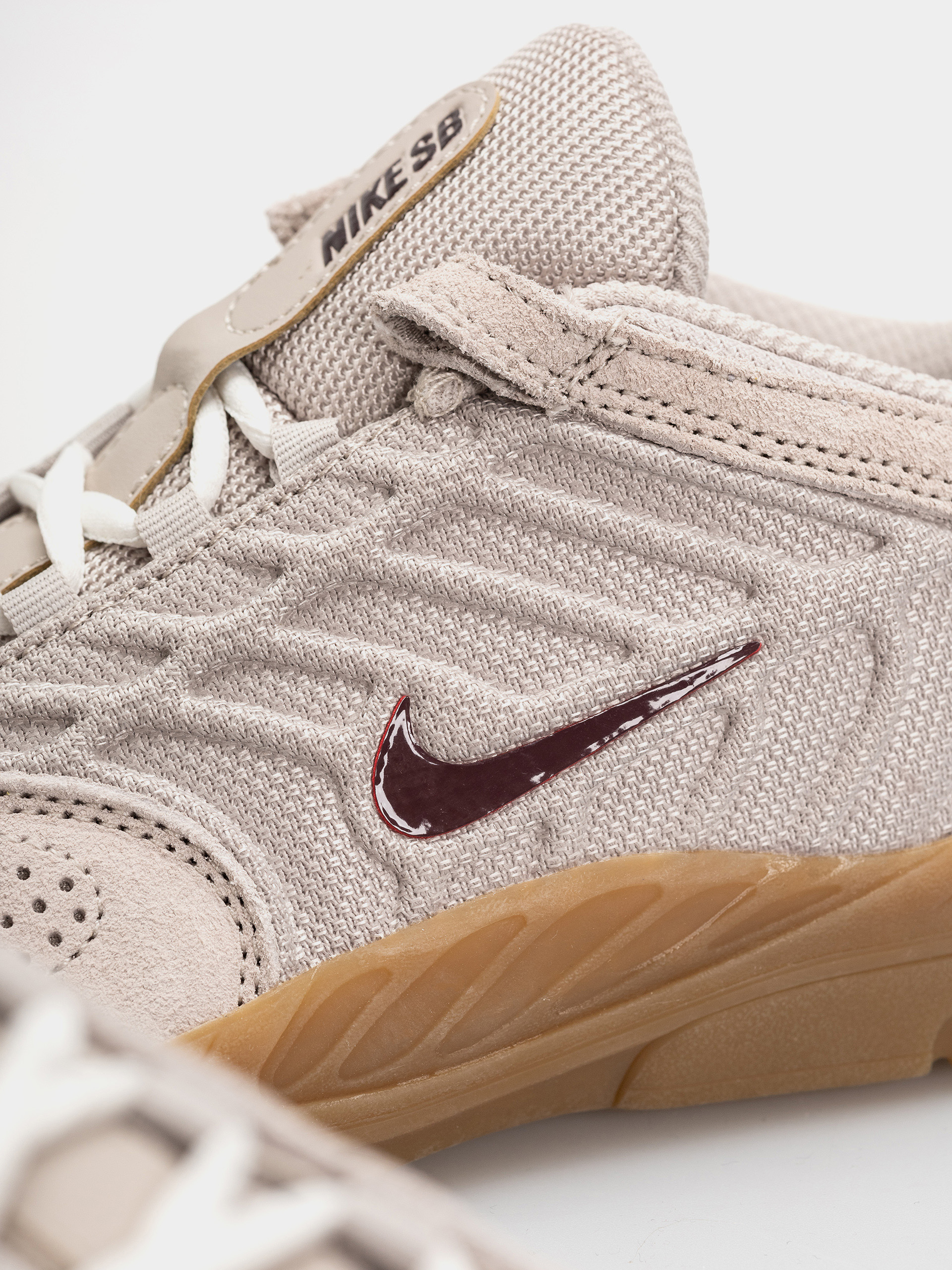 Boty Nike SB Vertebrae (cream ii/burgundy crush phantom)