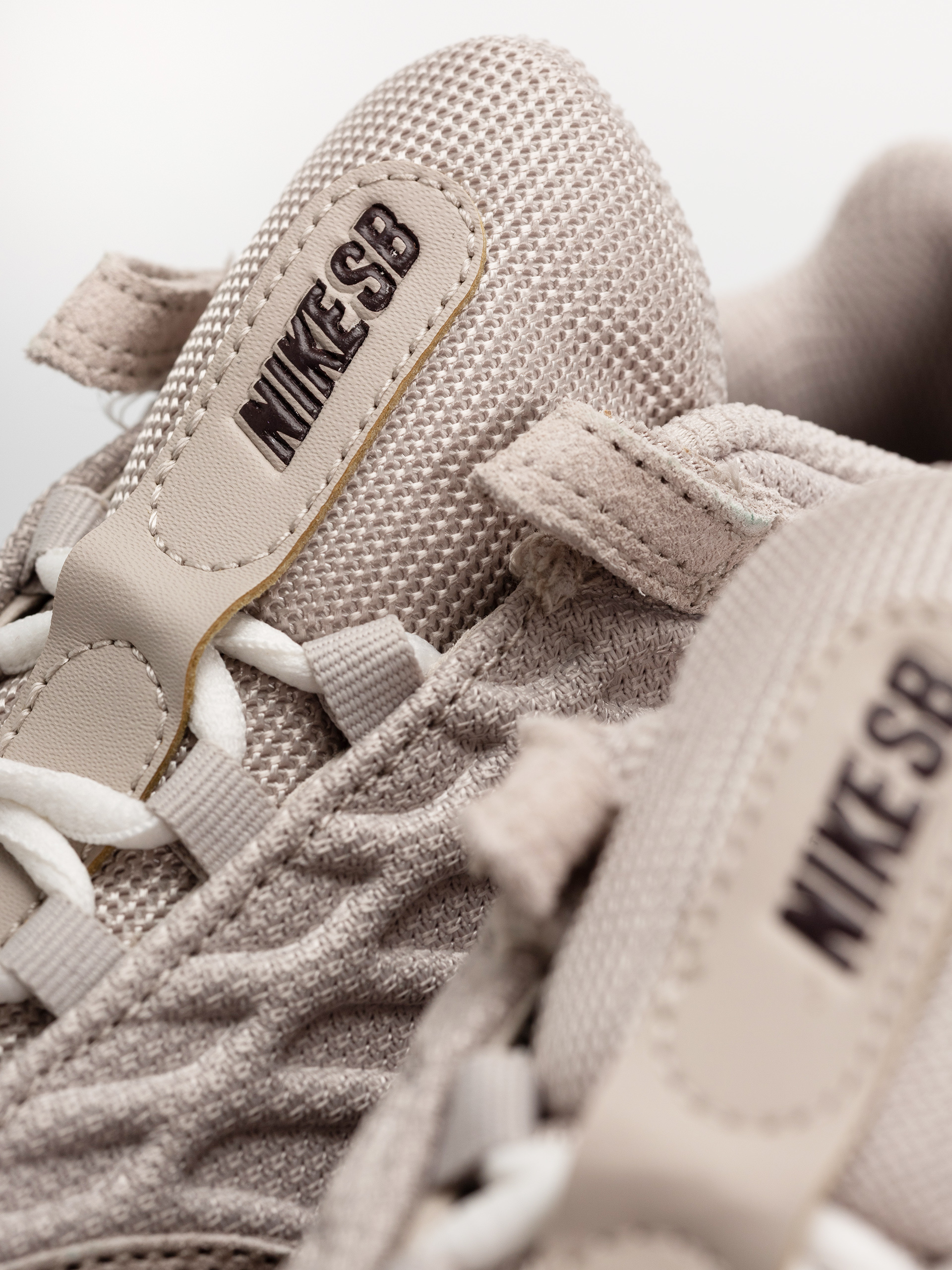 Boty Nike SB Vertebrae (cream ii/burgundy crush phantom)