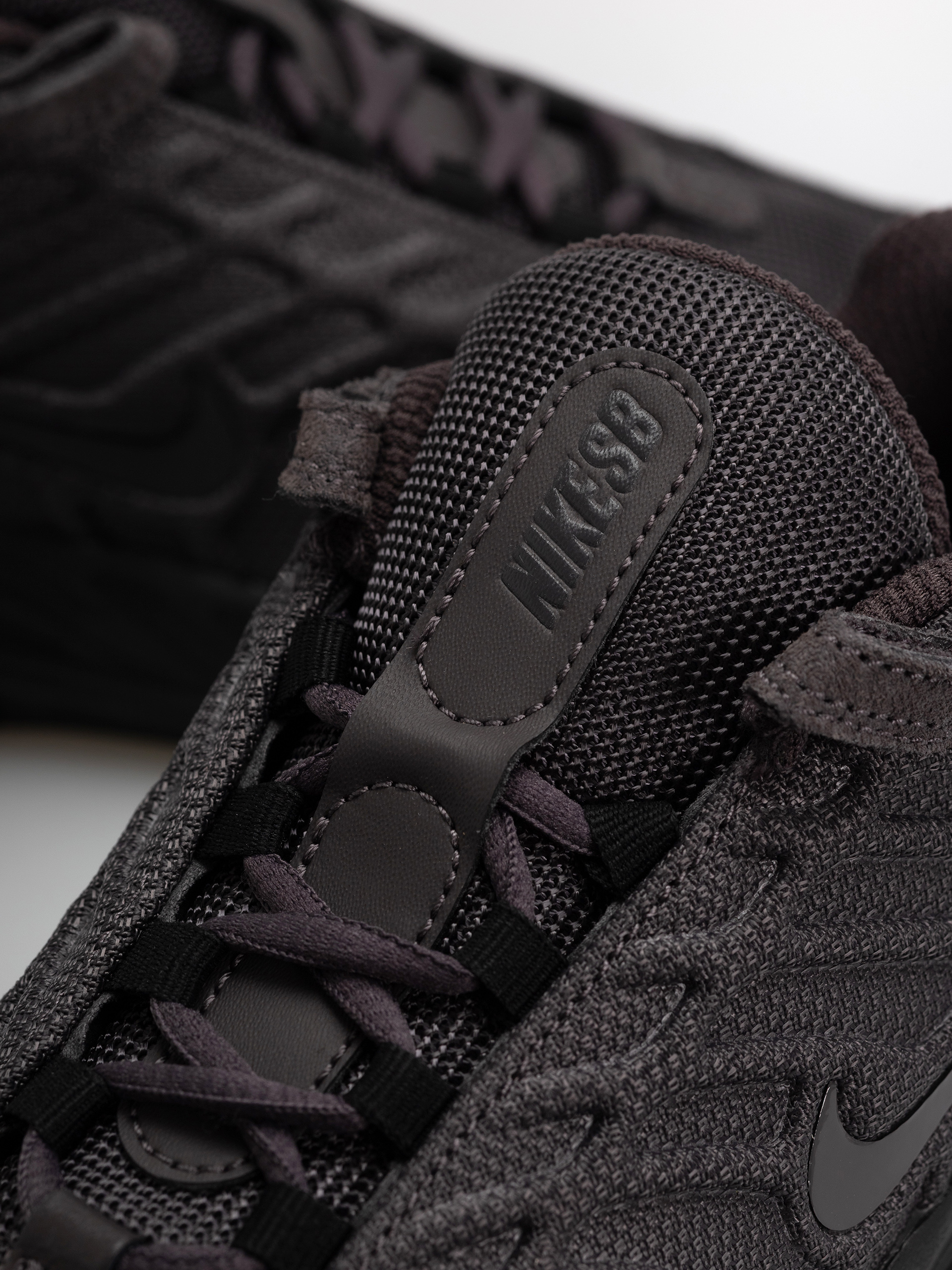 Boty Nike SB Vertebrae (thunder grey/thunder grey off noir)