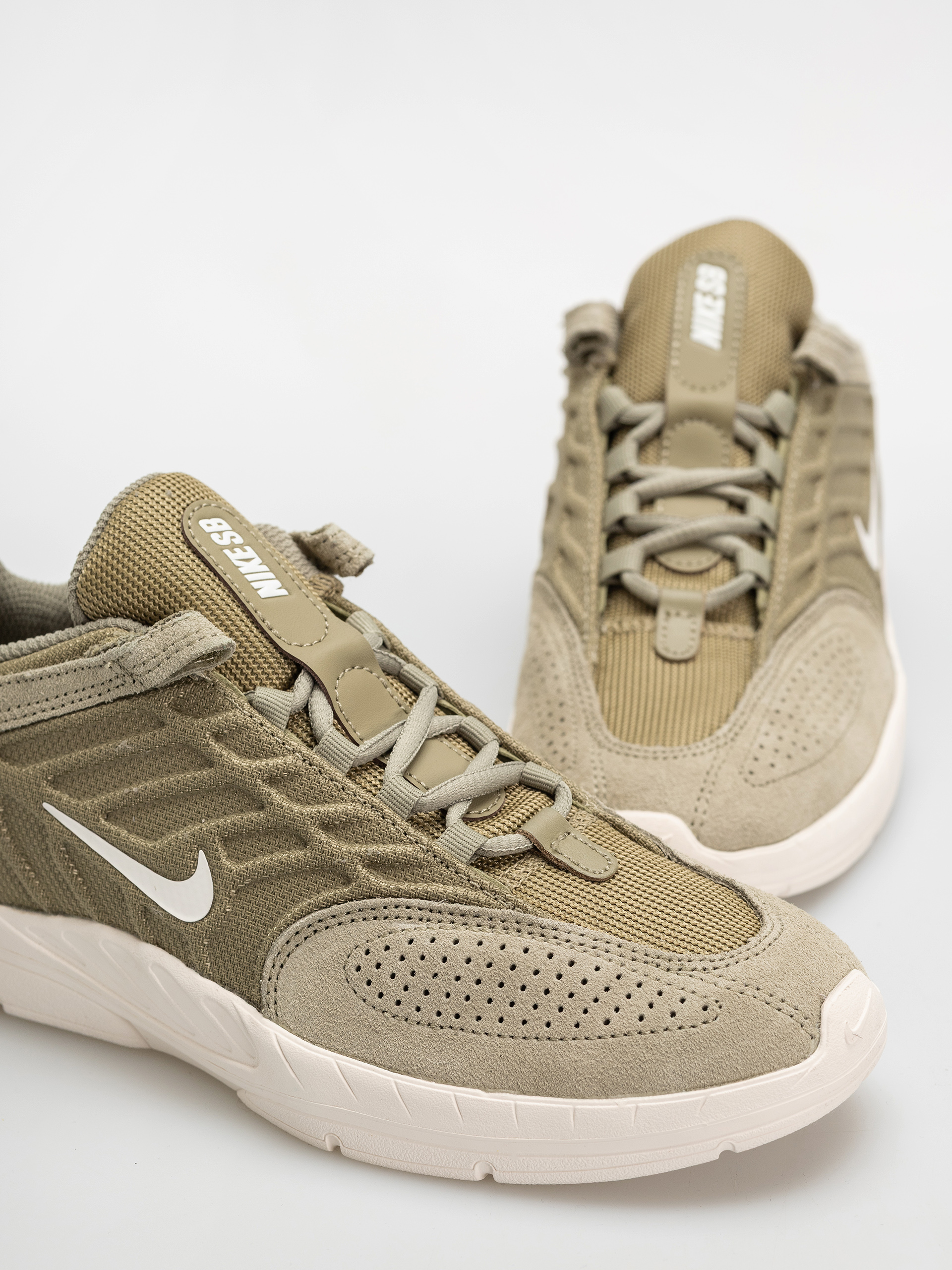 Boty Nike SB Vertebrae (neutral olive/sail neutral olive sail)