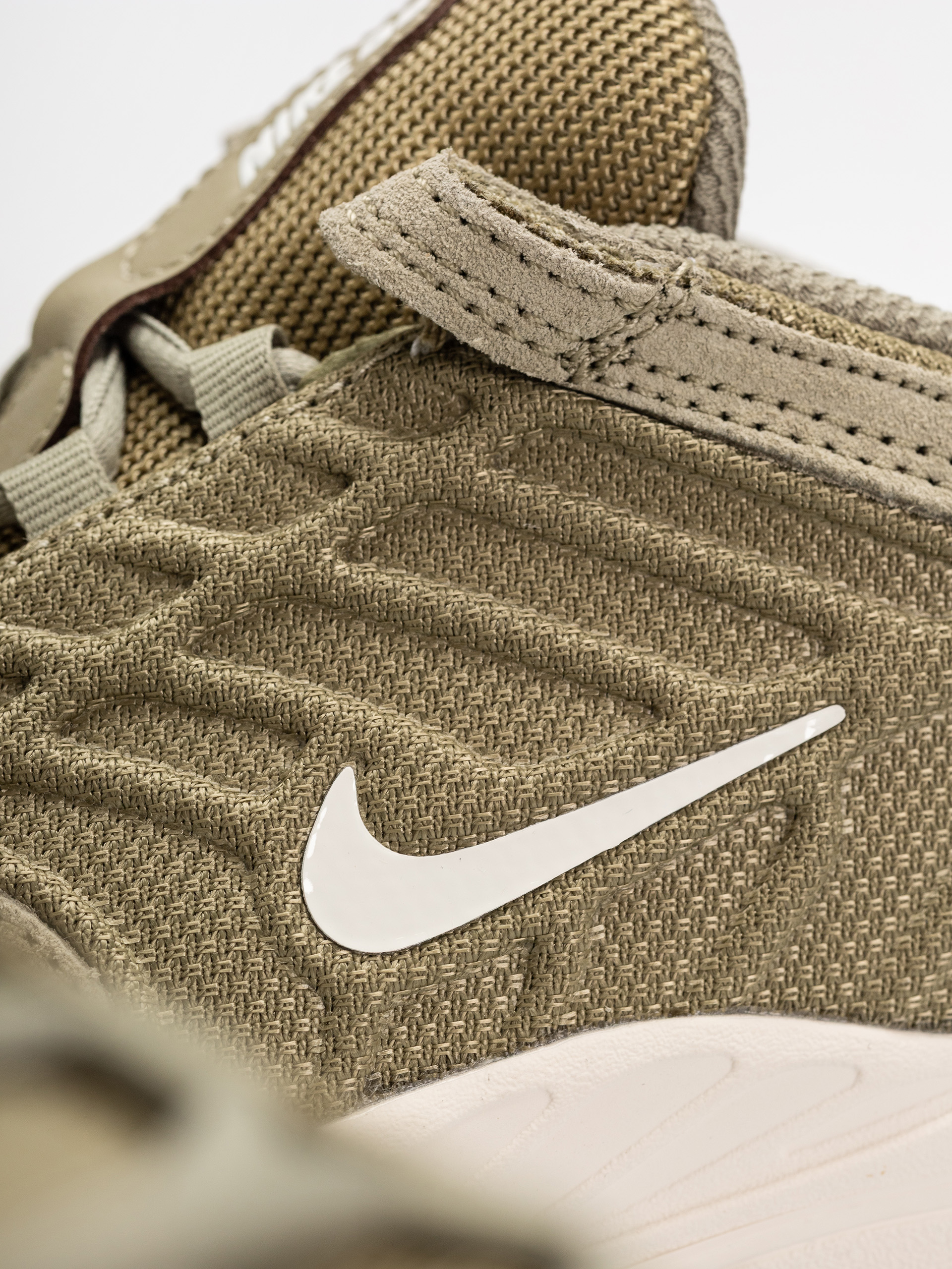 Boty Nike SB Vertebrae (neutral olive/sail neutral olive sail)