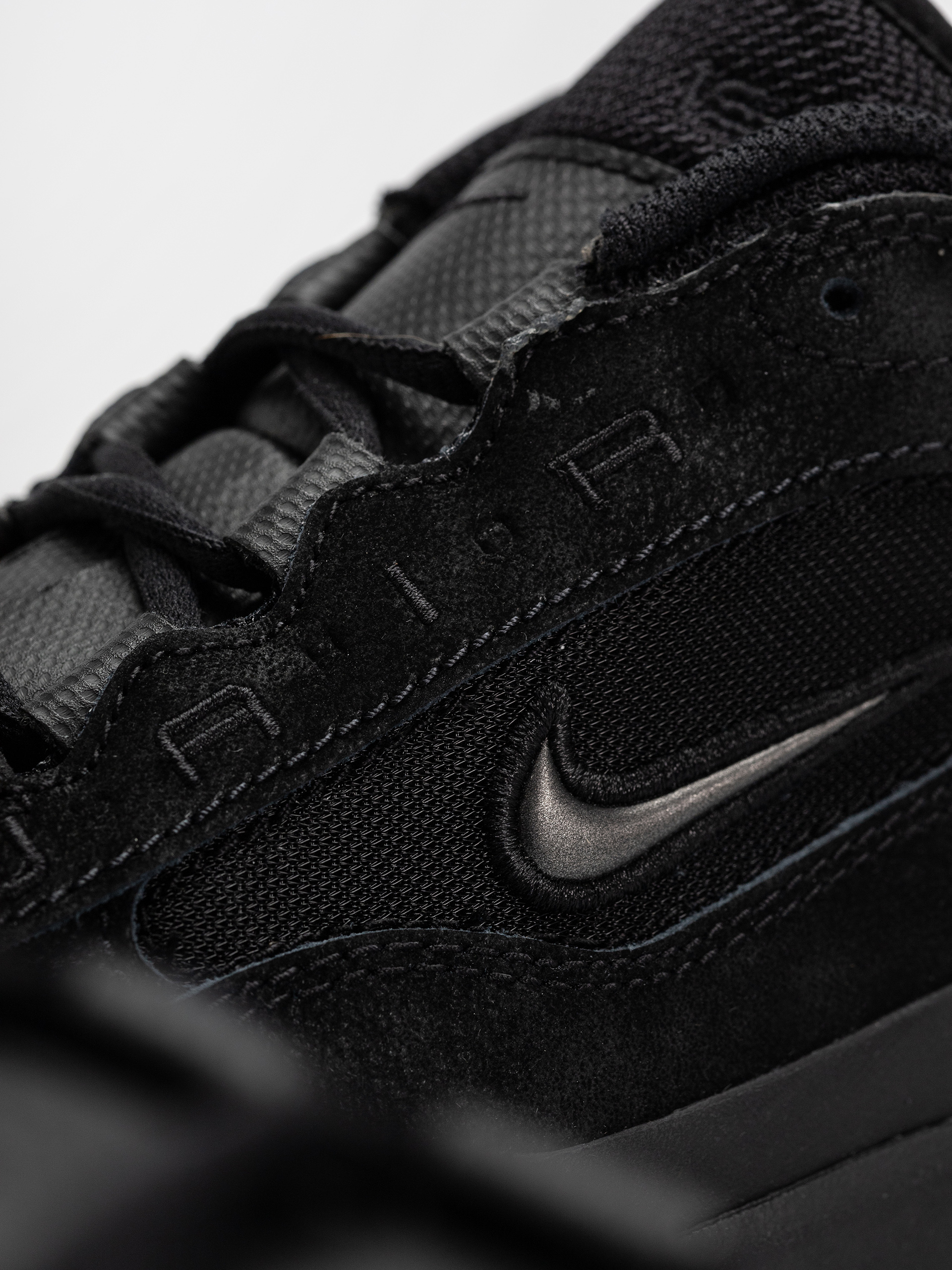 Boty Nike SB Air Max Ishod (black/black black black)