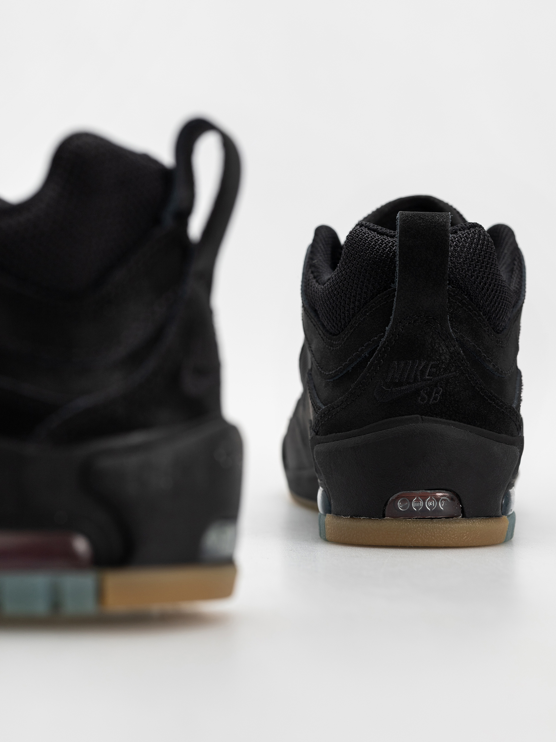 Boty Nike SB Air Max Ishod (black/black black black)