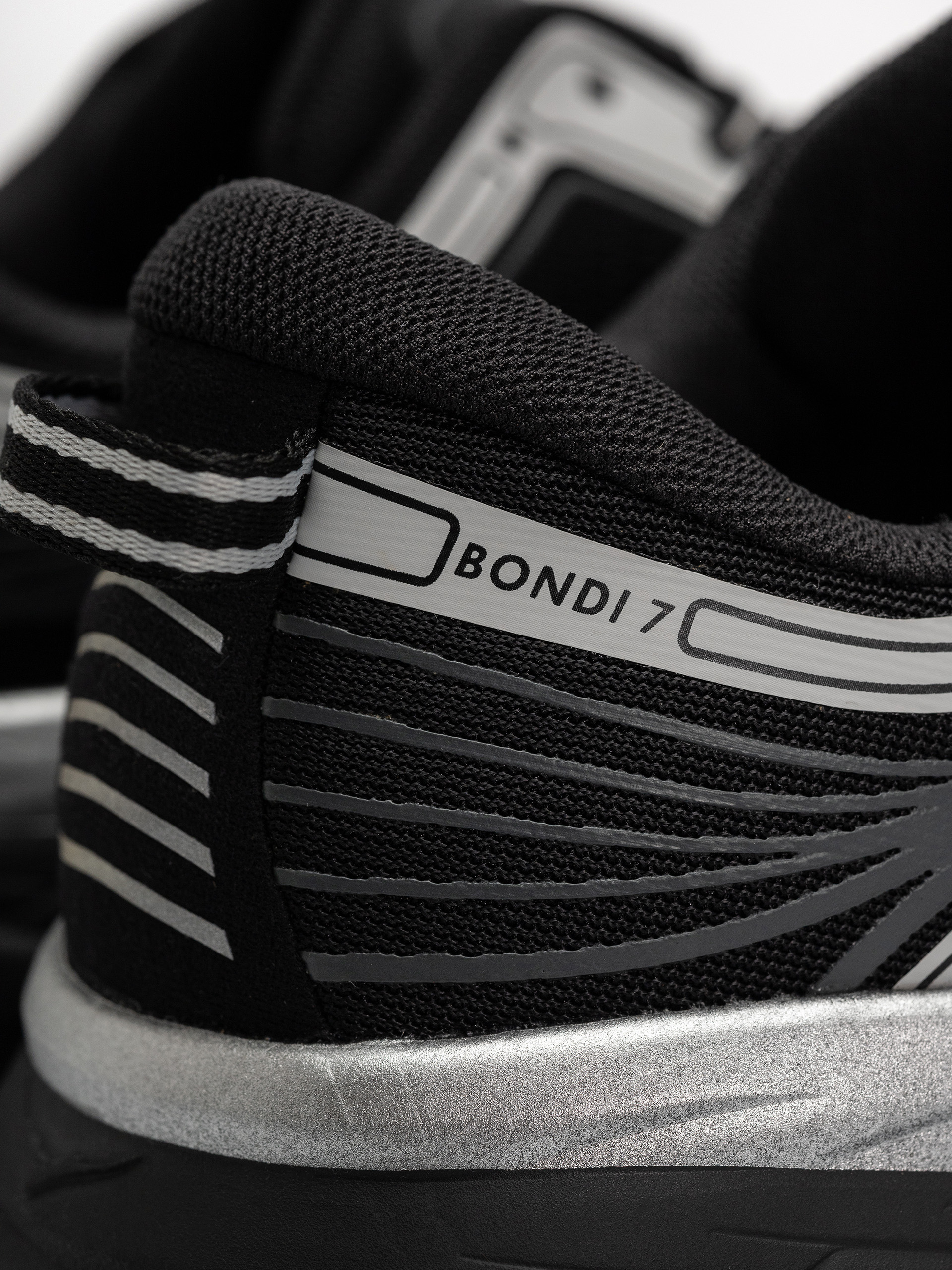 Boty Hoka Bondi 7 (black/stardust)