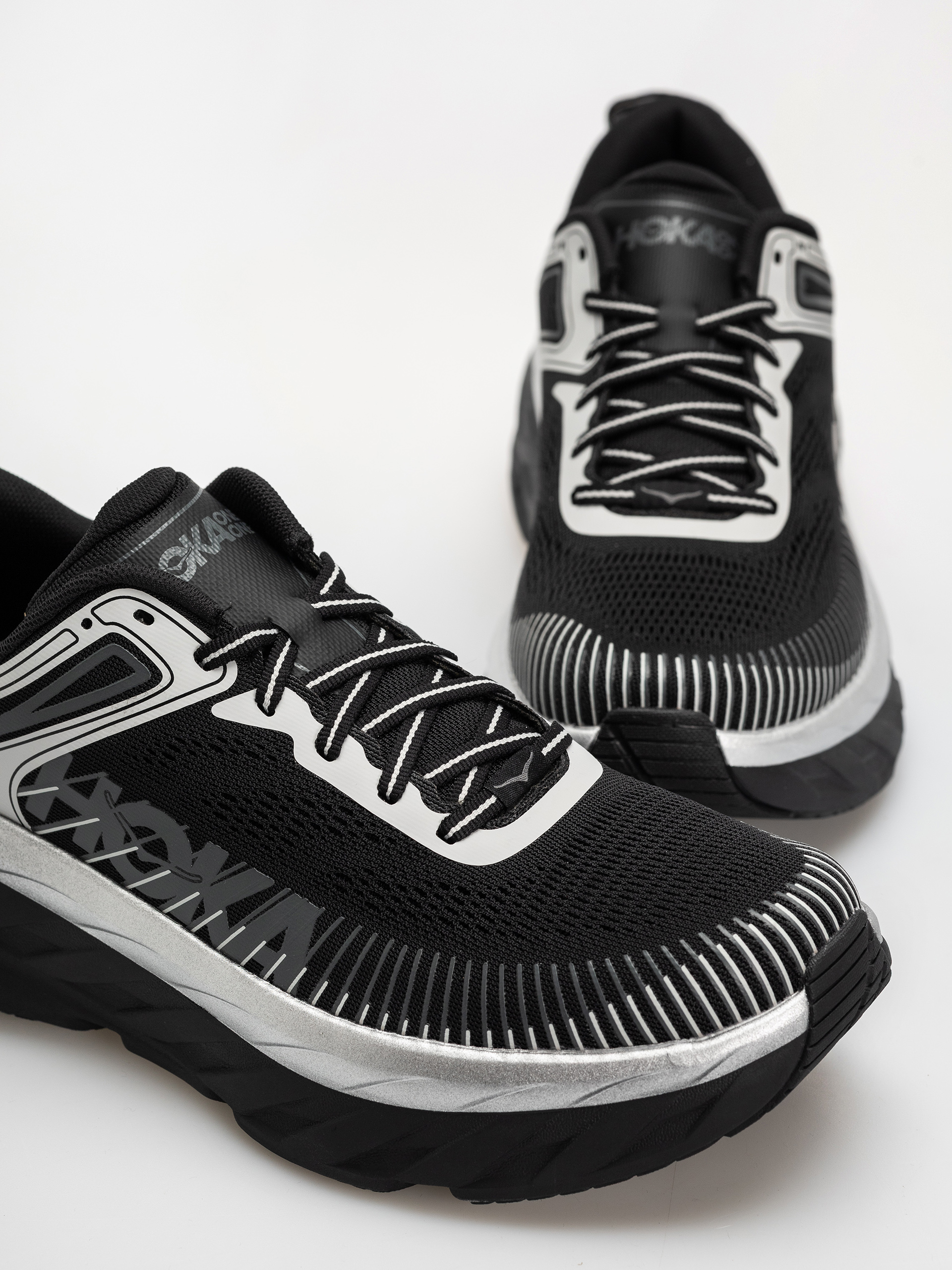 Boty Hoka Bondi 7 (black/stardust)