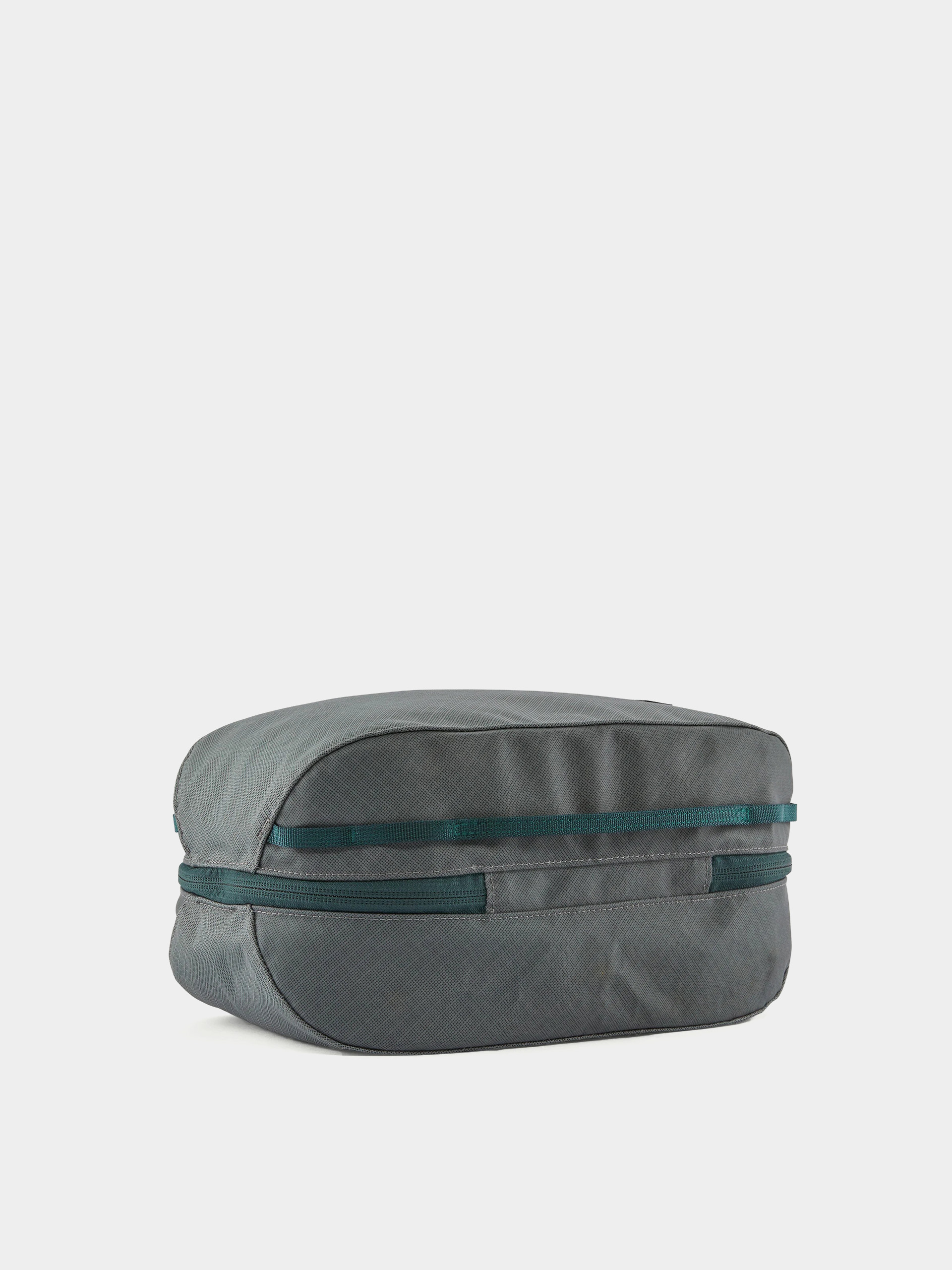 Kosmetická taška Patagonia Black Hole Cube 6L (noble grey)