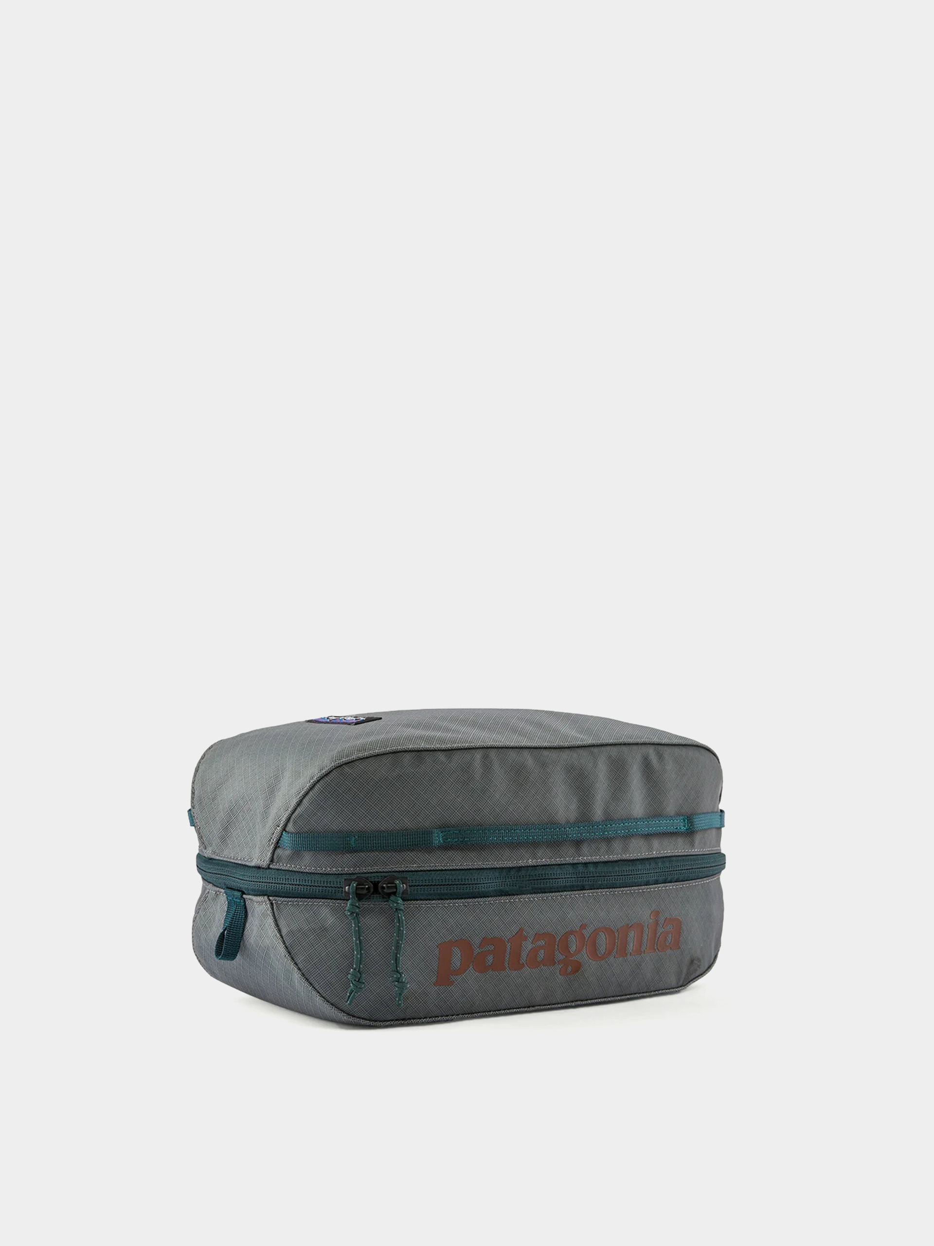Kosmetická taška Patagonia Black Hole Cube 6L (noble grey)