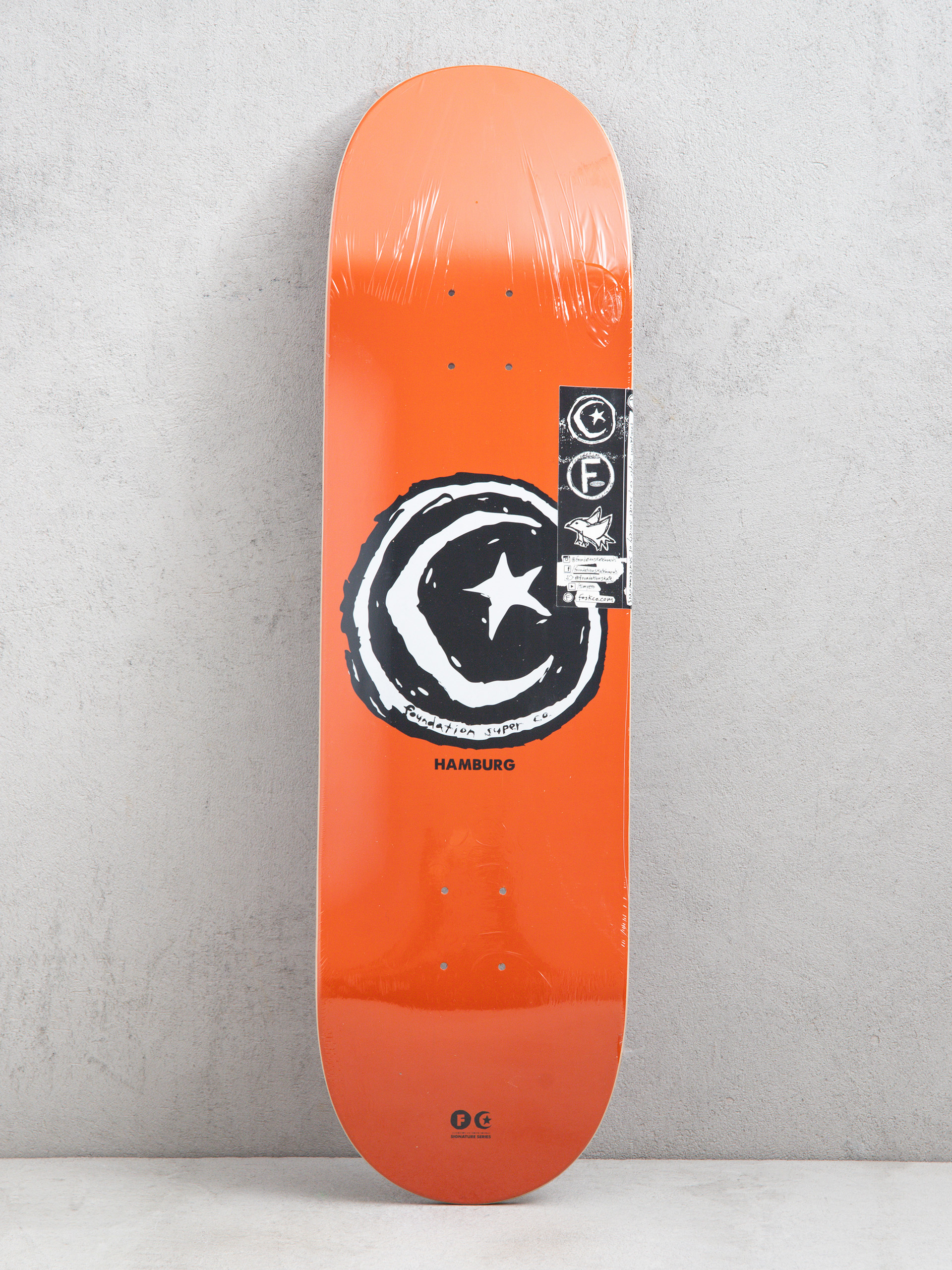 Deska Foundation Hamburg Singature