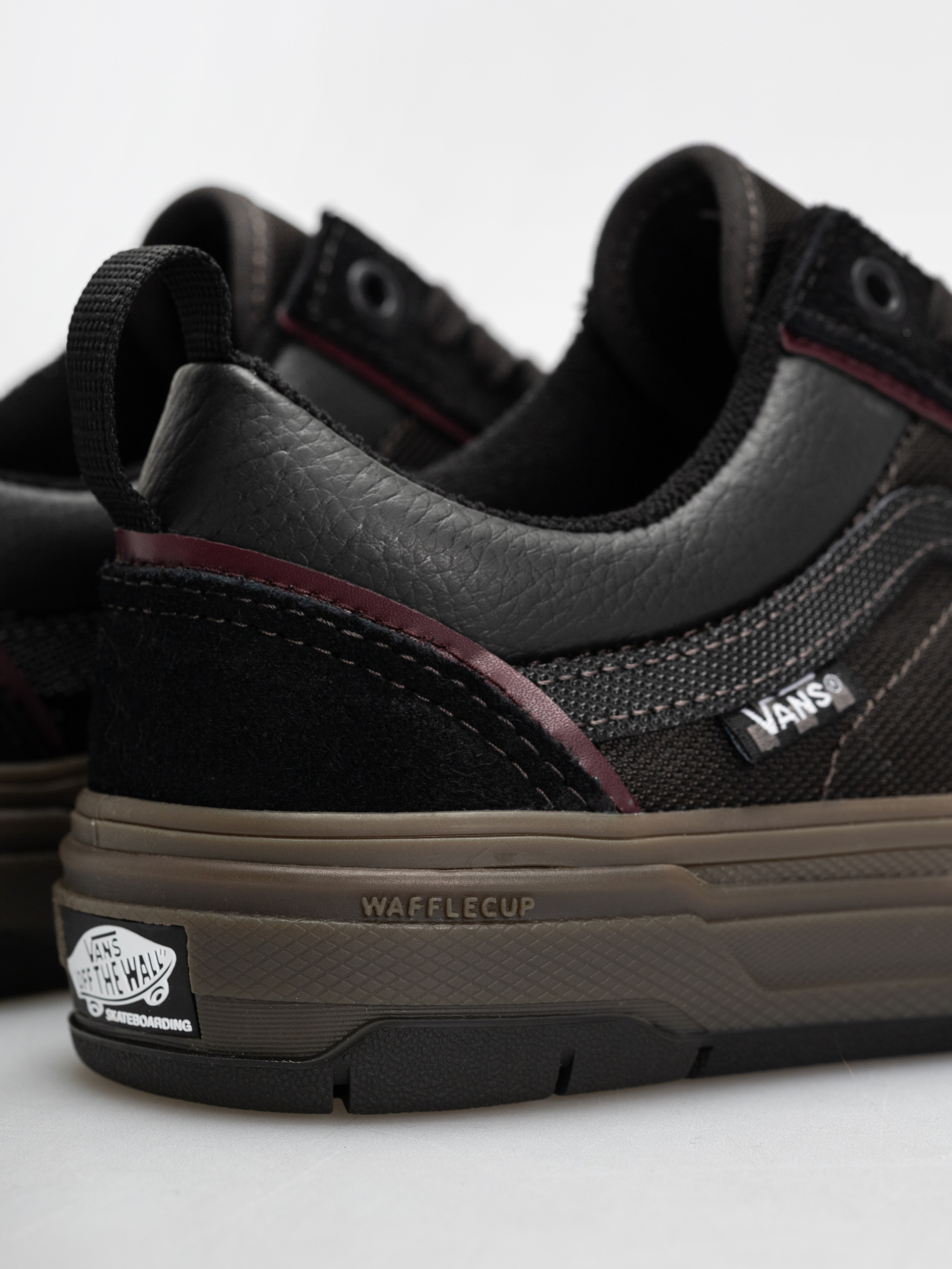 Boty Vans Skate Old Skool Wafflecup (black/dark gum)