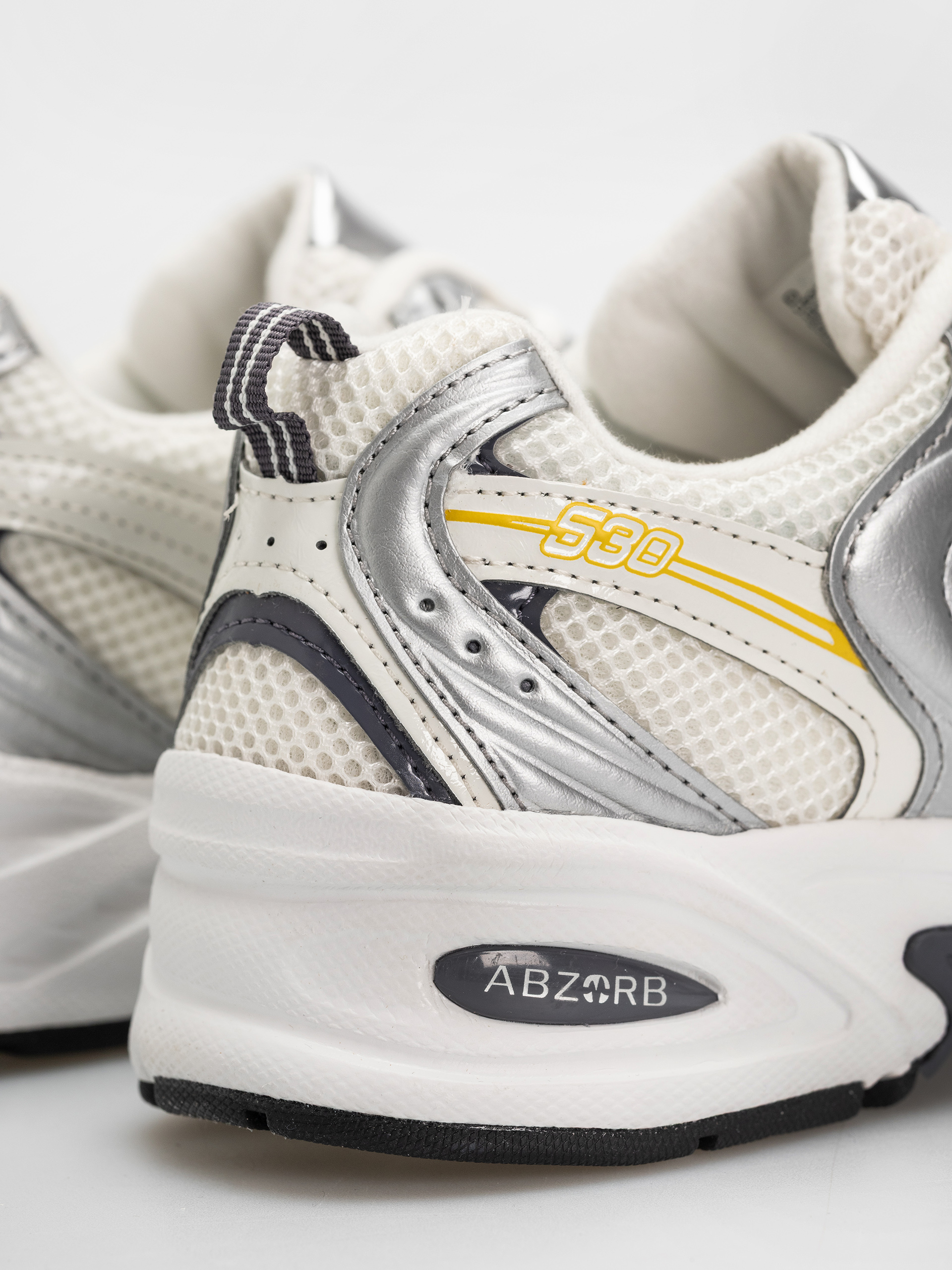 Boty New Balance 530 (silver metallic/sea salt/apollo gold)