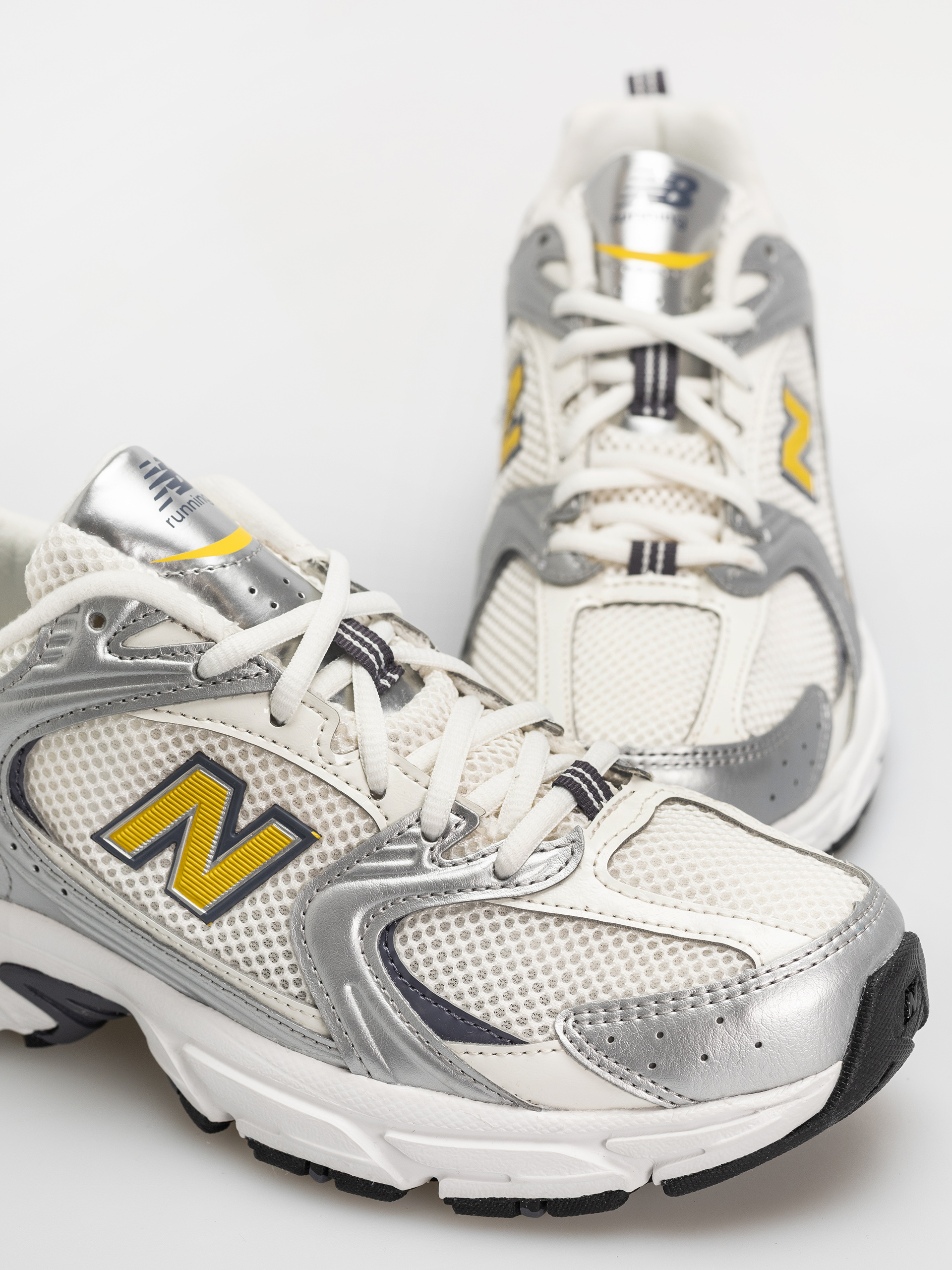 Boty New Balance 530 (silver metallic/sea salt/apollo gold)