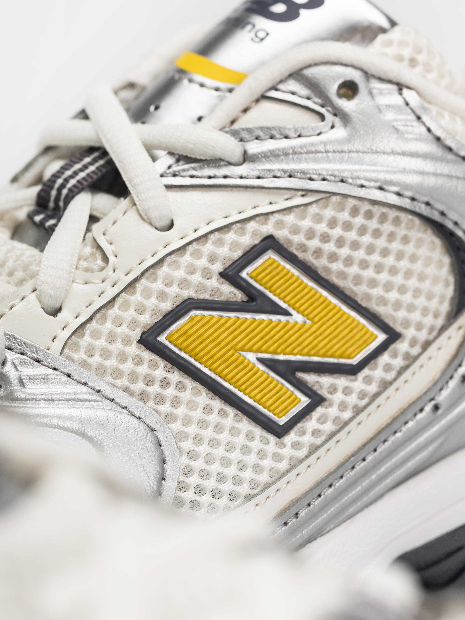 Boty New Balance 530 (silver metallic/sea salt/apollo gold)