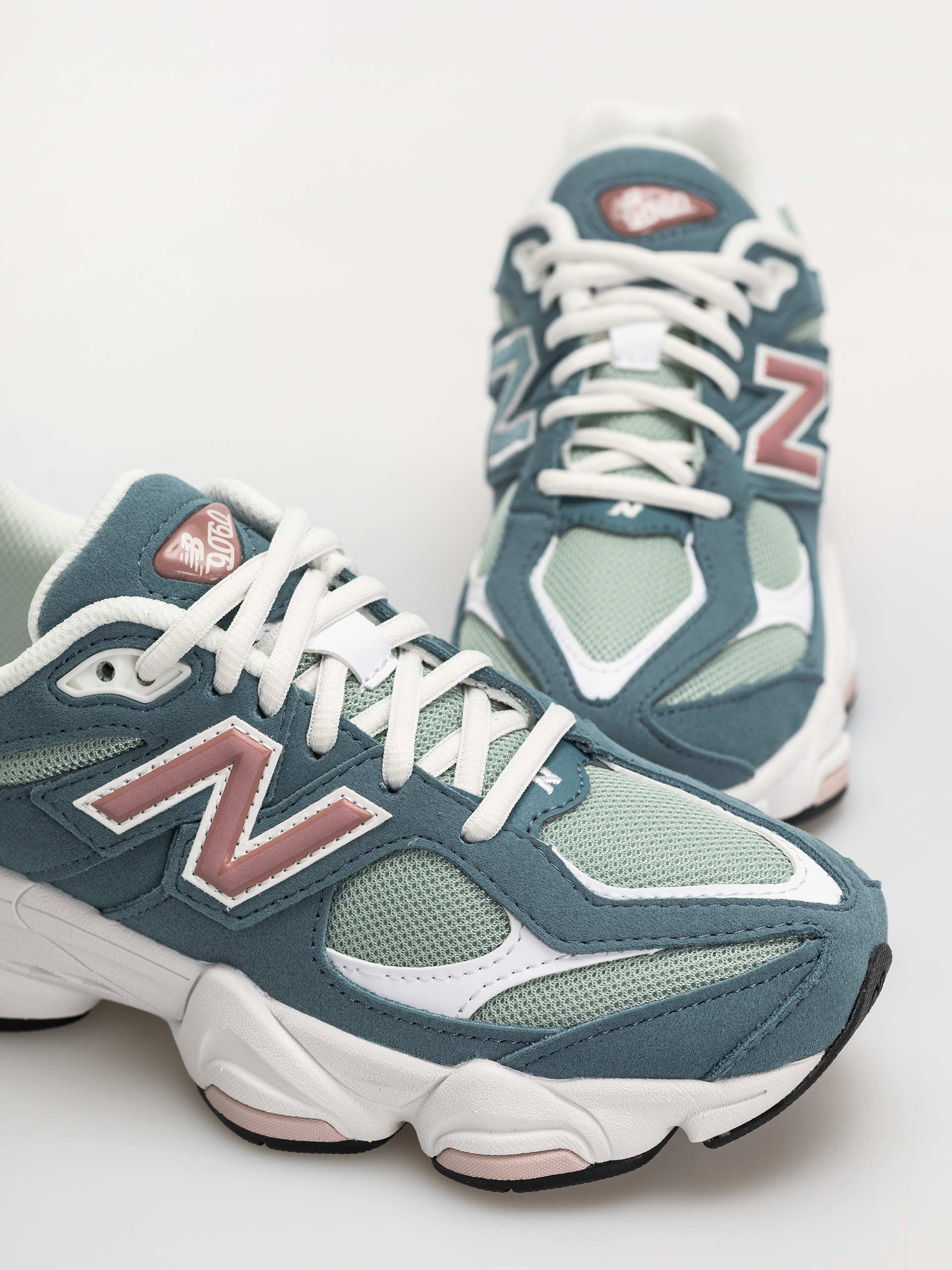 Boty New Balance 9060 JR (salt water/rosewood)