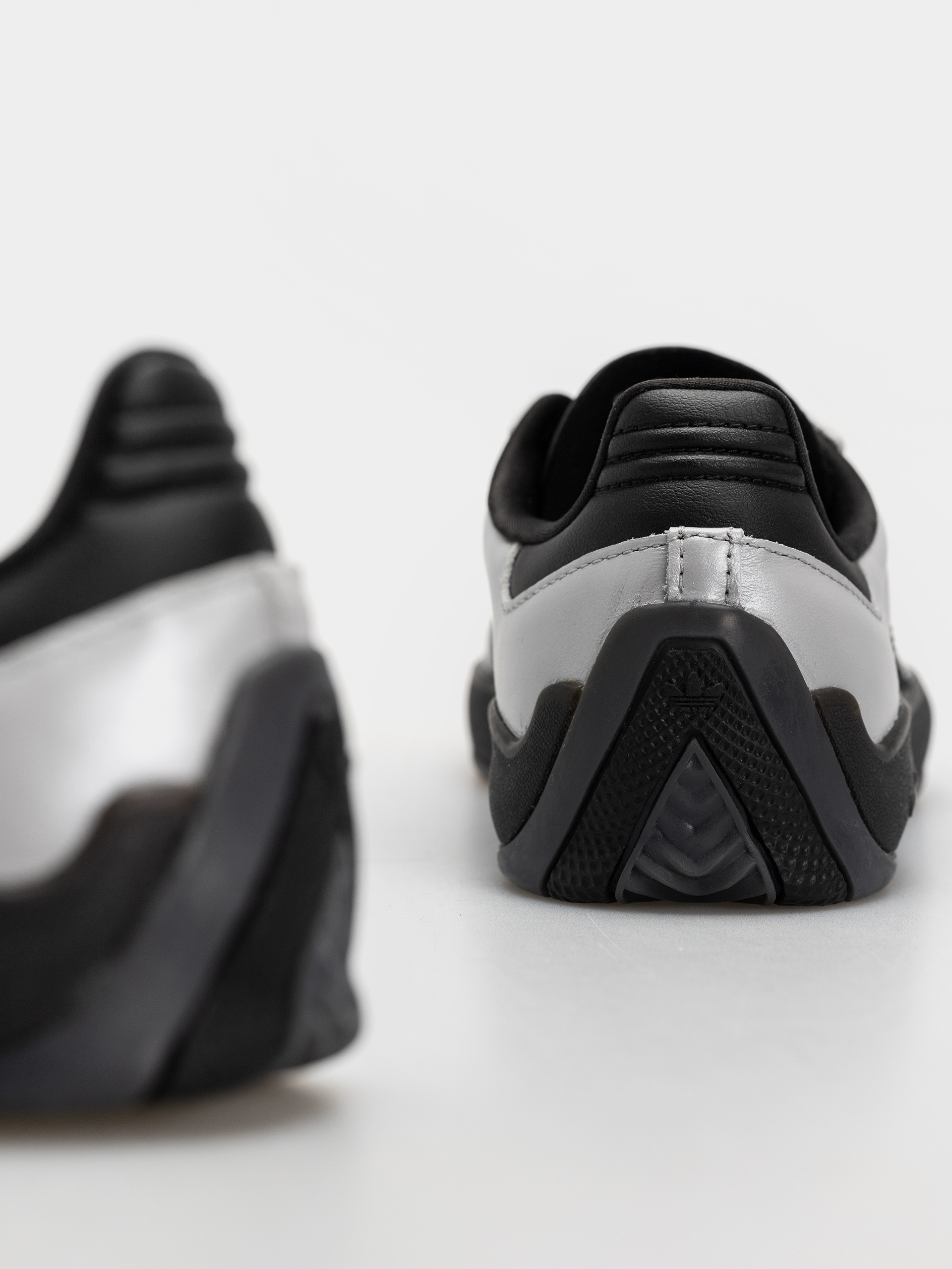 Boty adidas Puig Samba (silvmt/cblack/cblack)