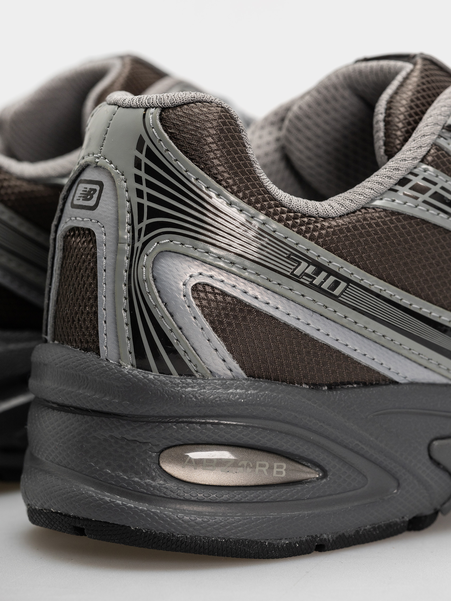 Boty New Balance 740 (black metallic/castlerock pfp)