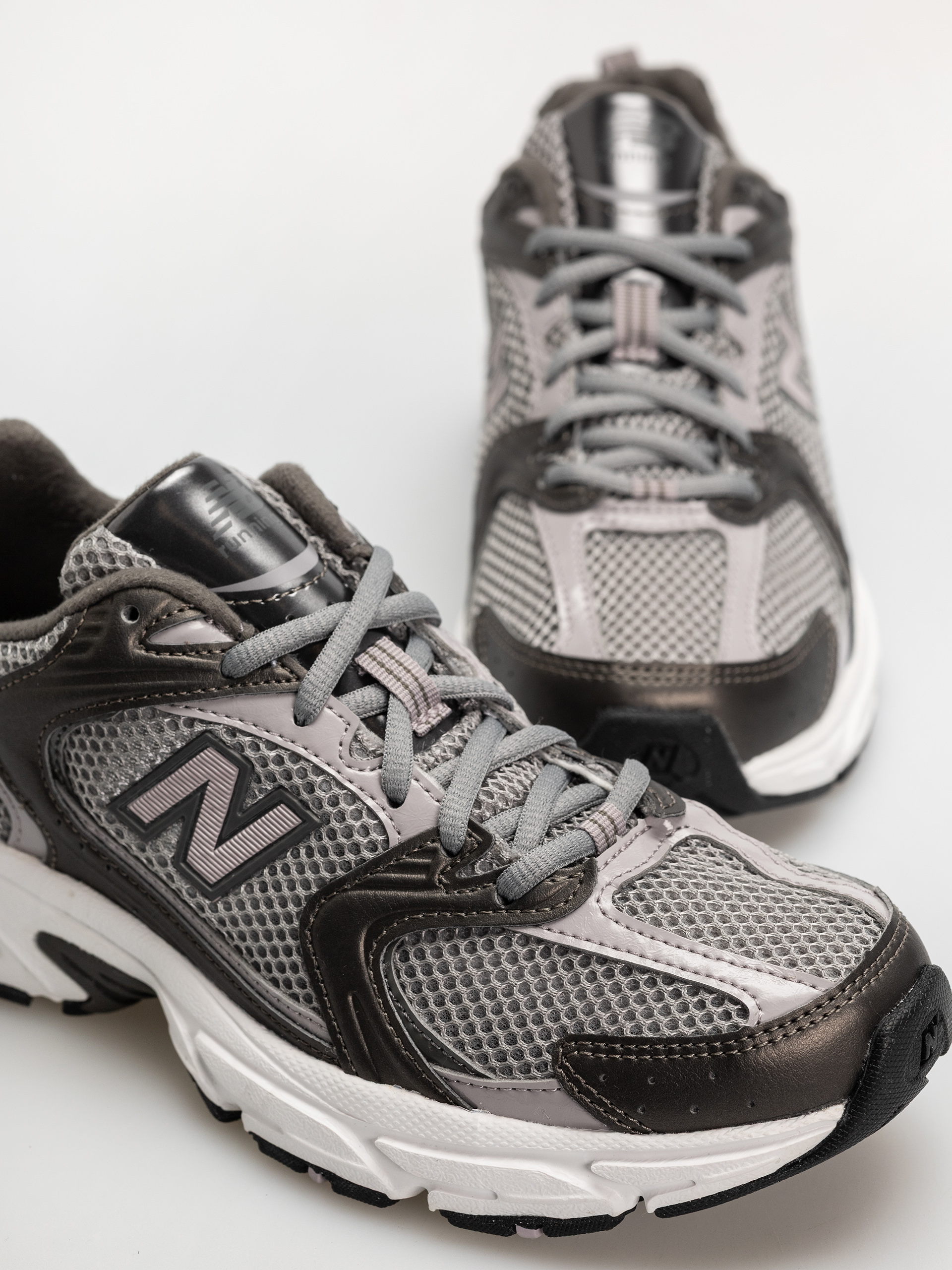 Boty New Balance 530 (black metallic/truffle salt)