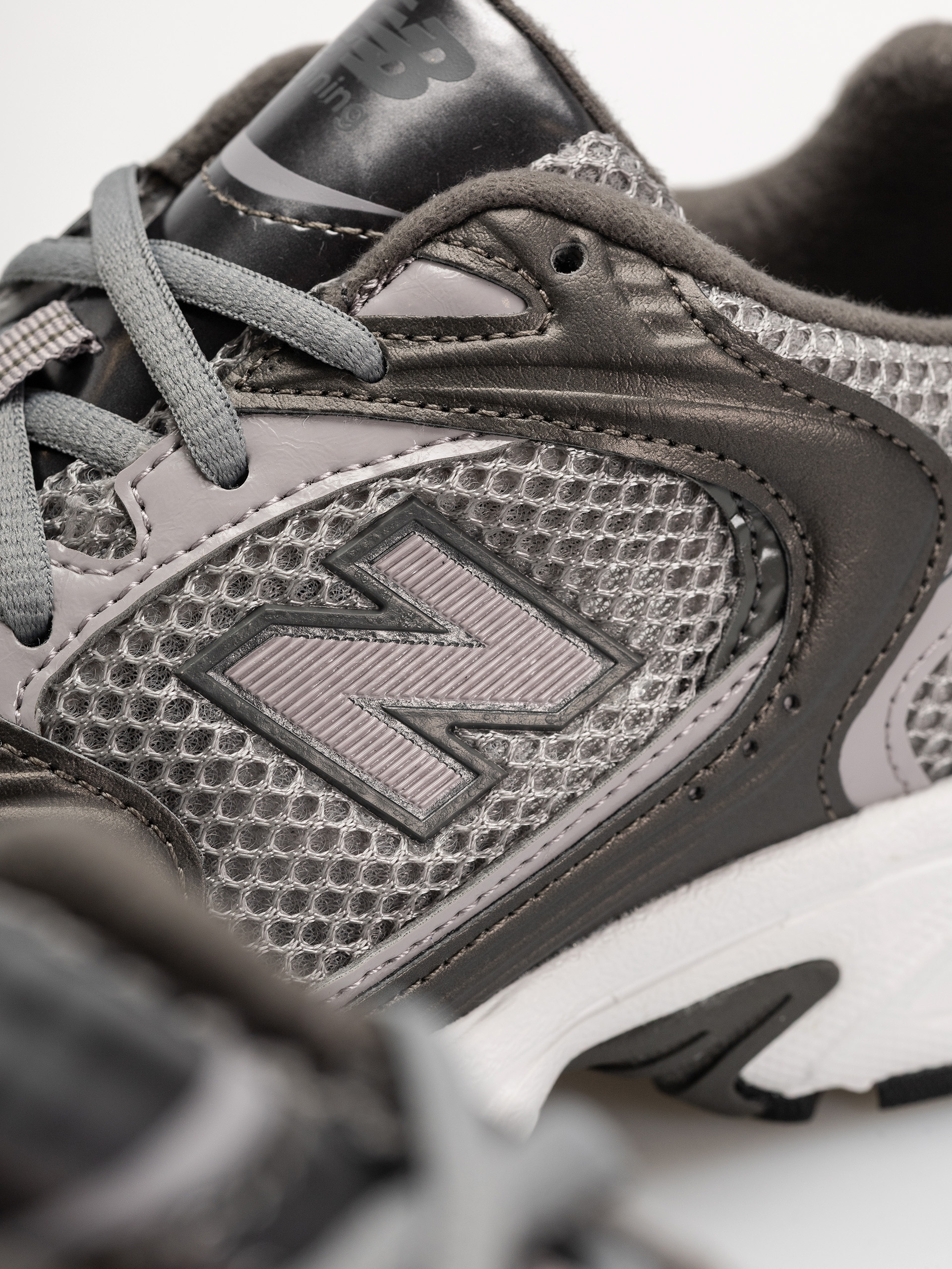 Boty New Balance 530 (black metallic/truffle salt)