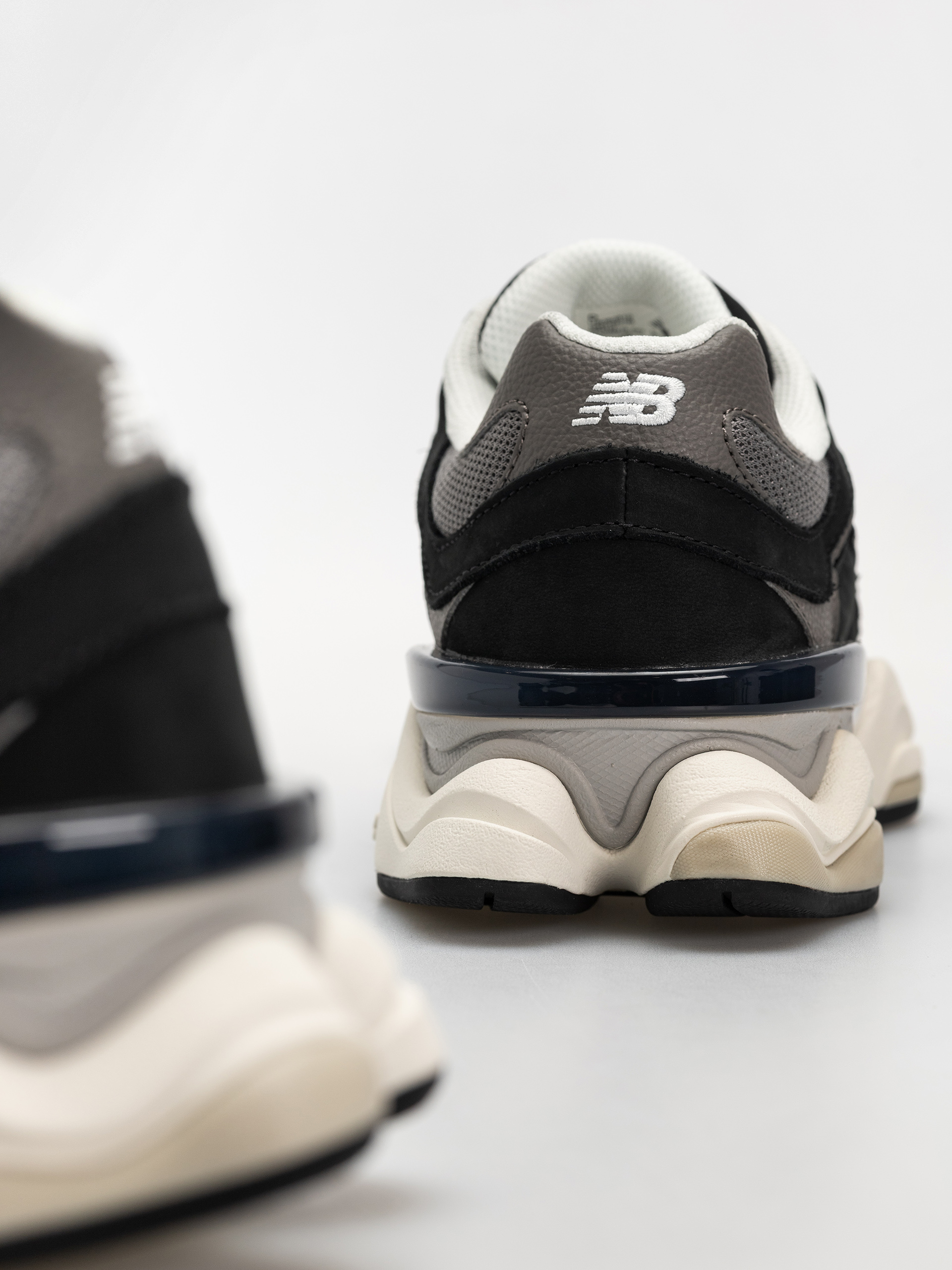 Boty New Balance 9060 (black/tornado)