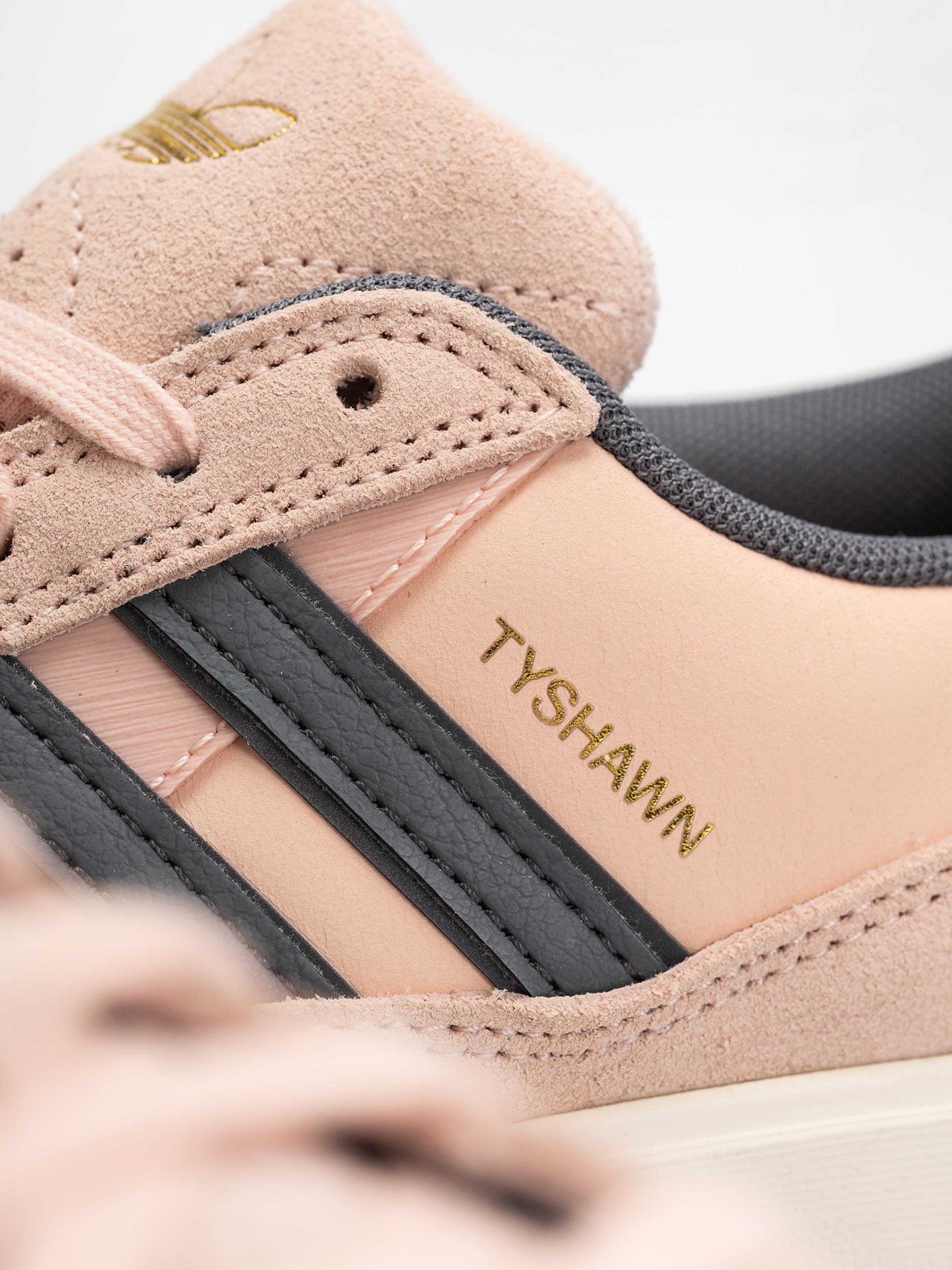 Boty adidas Tyshawn II (blupnk/grefiv/cwhite)