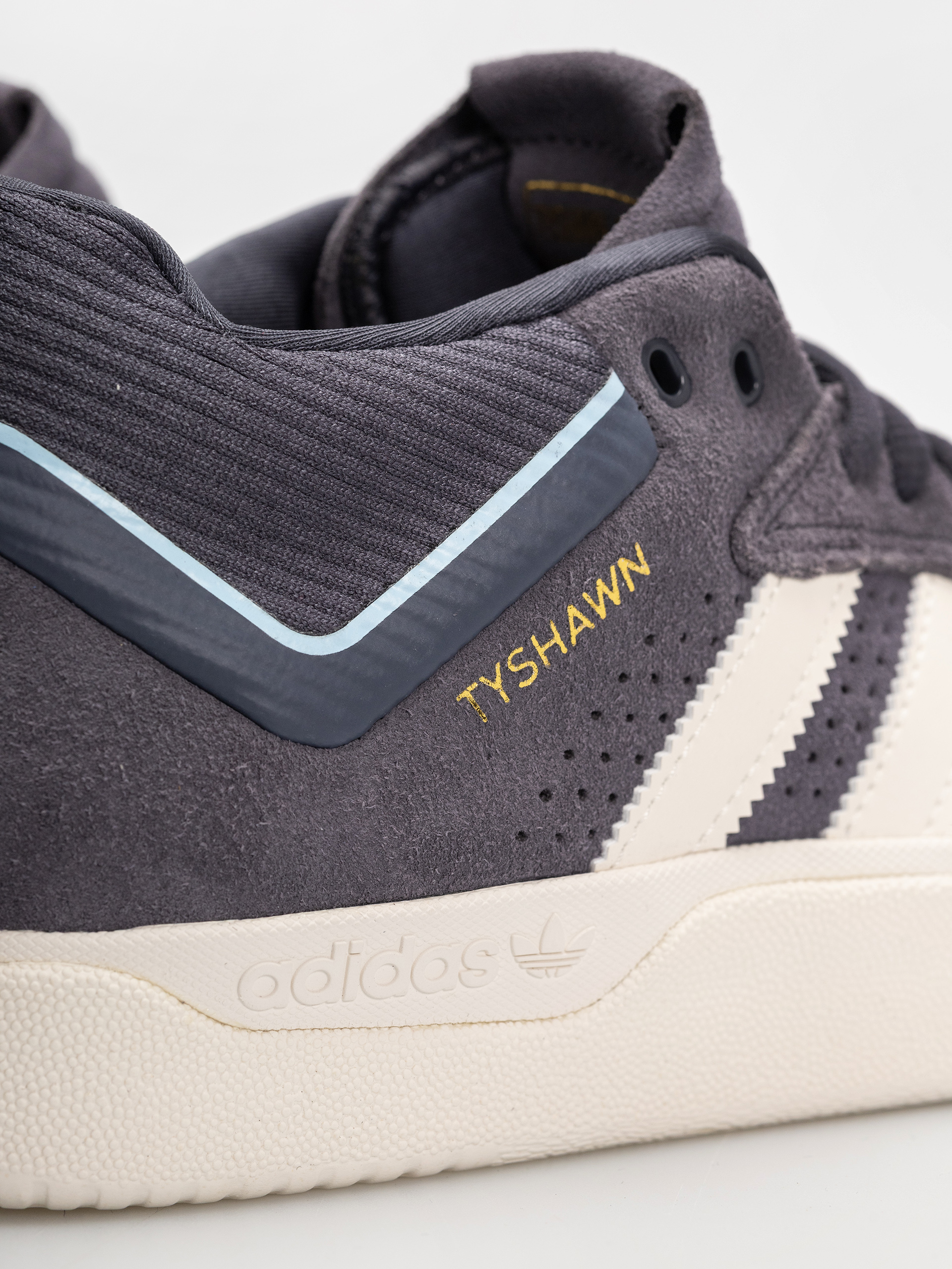 Boty adidas Tyshawn (cwhite/clesky)