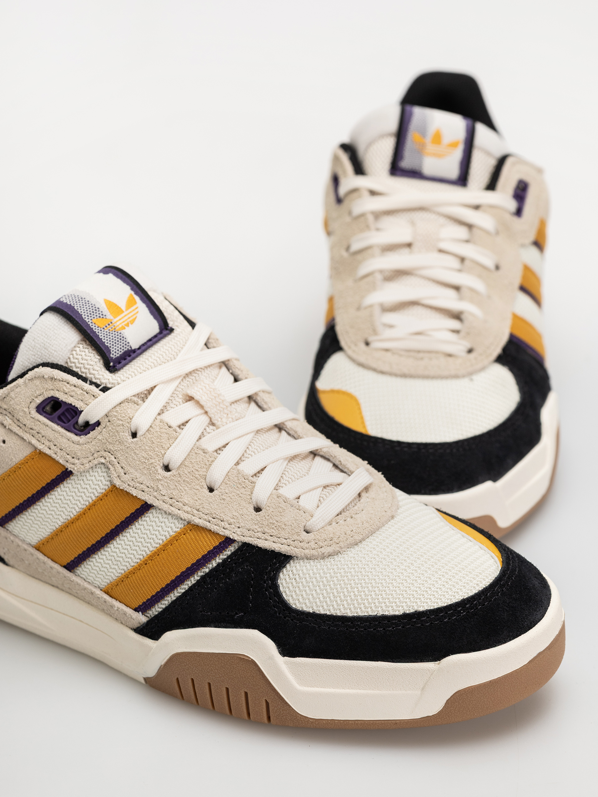 Boty adidas Tekkira Cup (crewht/owhite/crewht)
