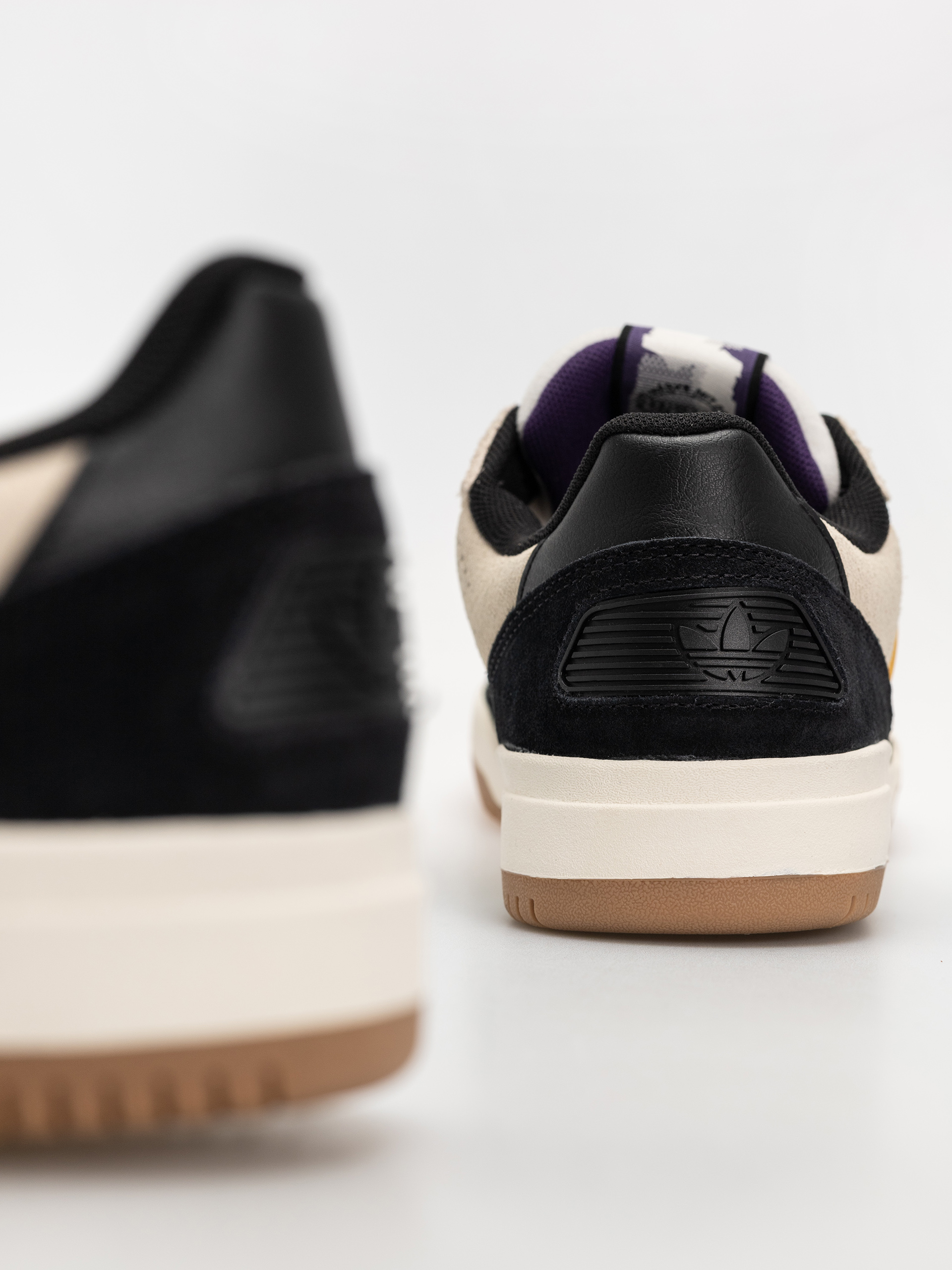 Boty adidas Tekkira Cup (crewht/owhite/crewht)