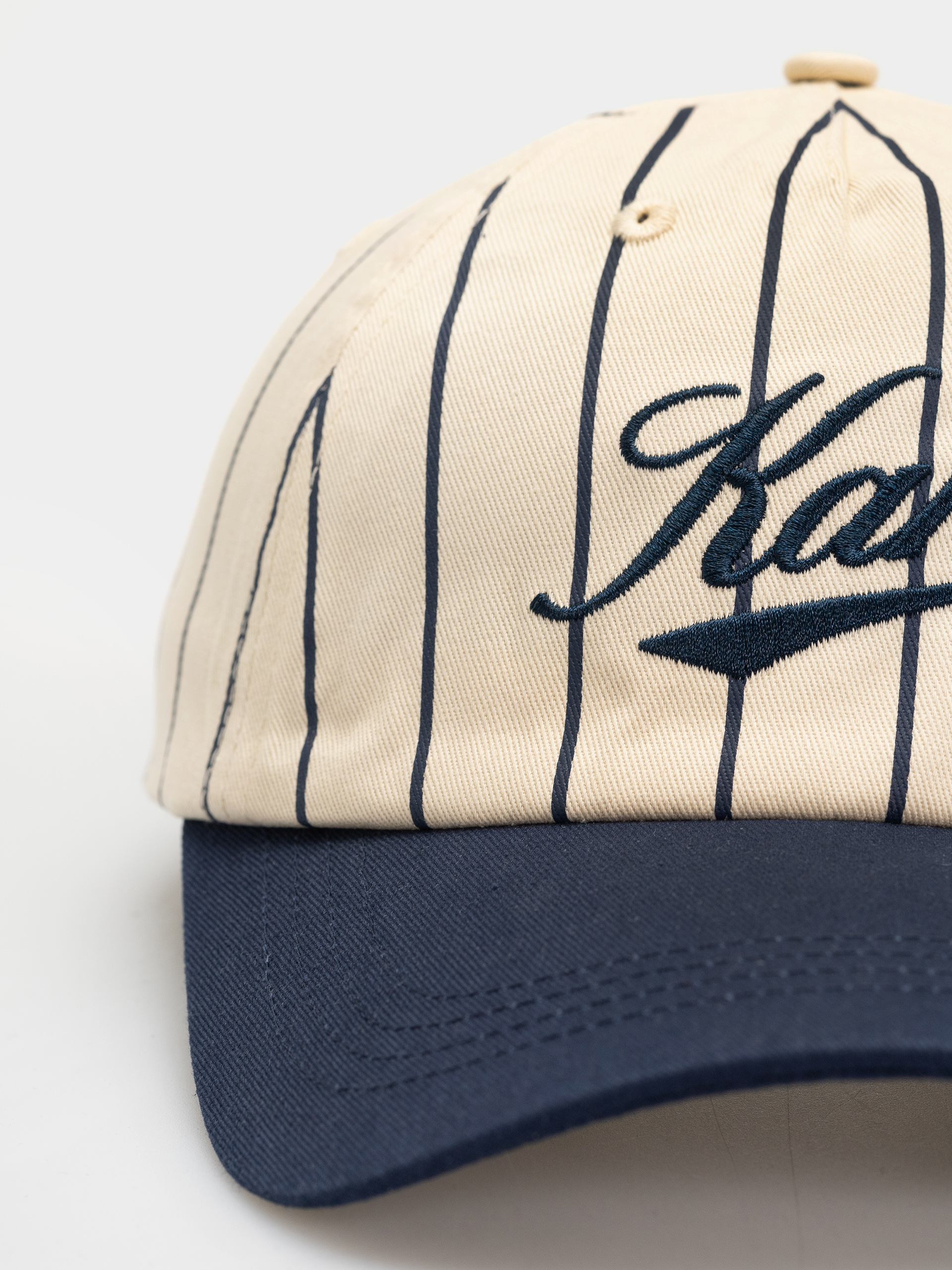 Kšiltovka  Karl Kani Cursive Varsity Pinstripe Baseball (white)