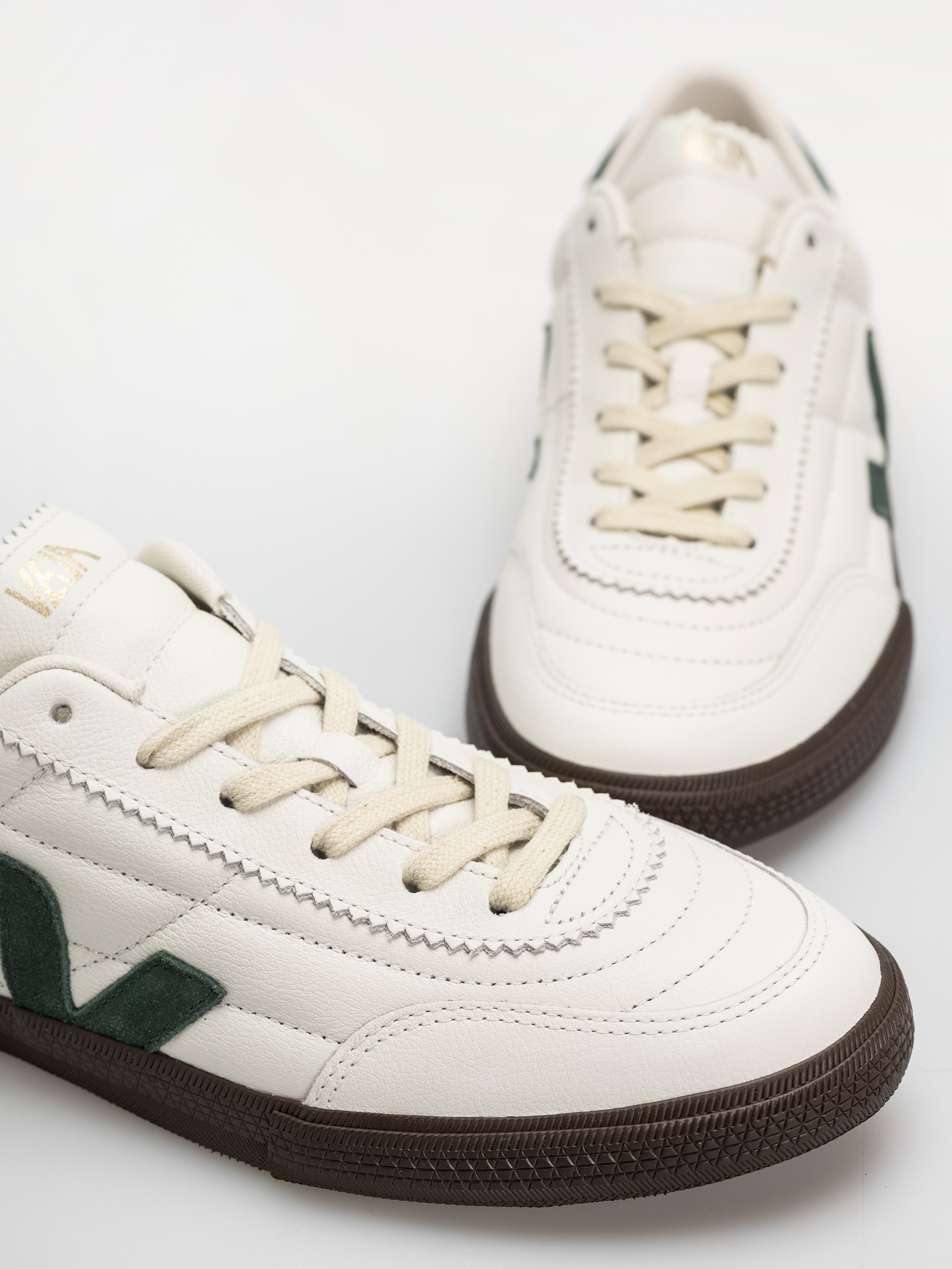 Boty Veja Panenka (white cyprus eagle)