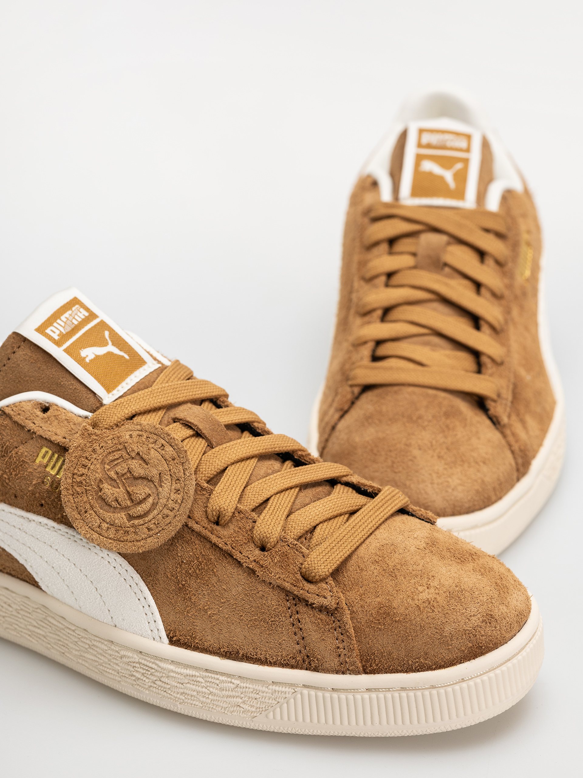 Boty Puma Suede Charles F.Stead V (honey butter/puma white)