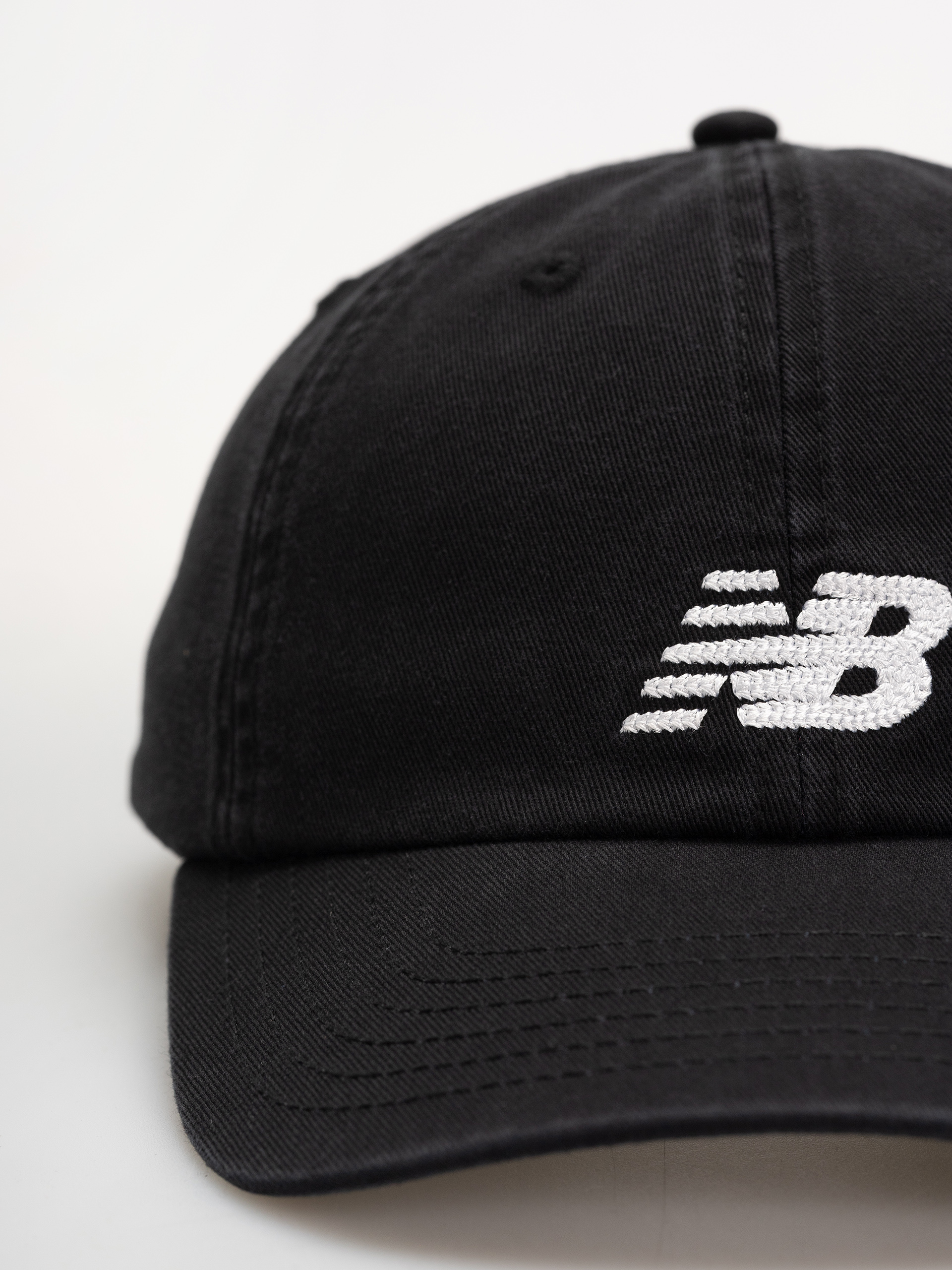 Kšiltovka  New Balance 6 Panel Chain Stitch Logo (black)