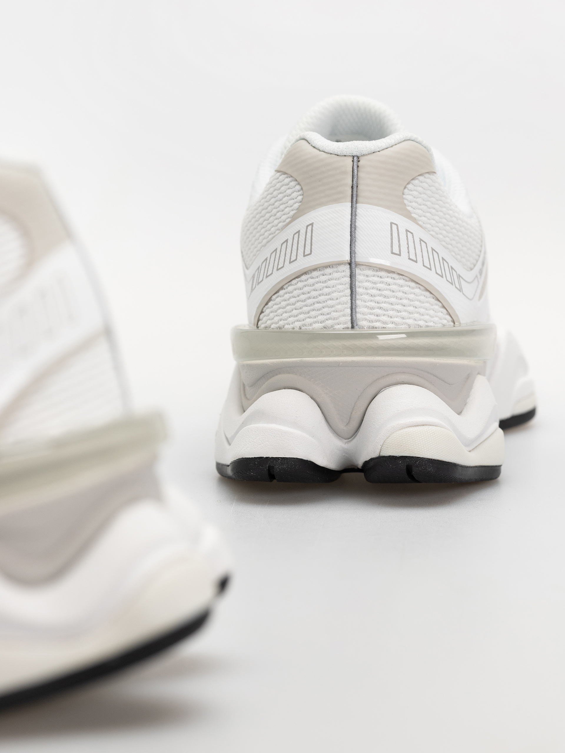 Boty New Balance 9060 (103 white/grey matter)