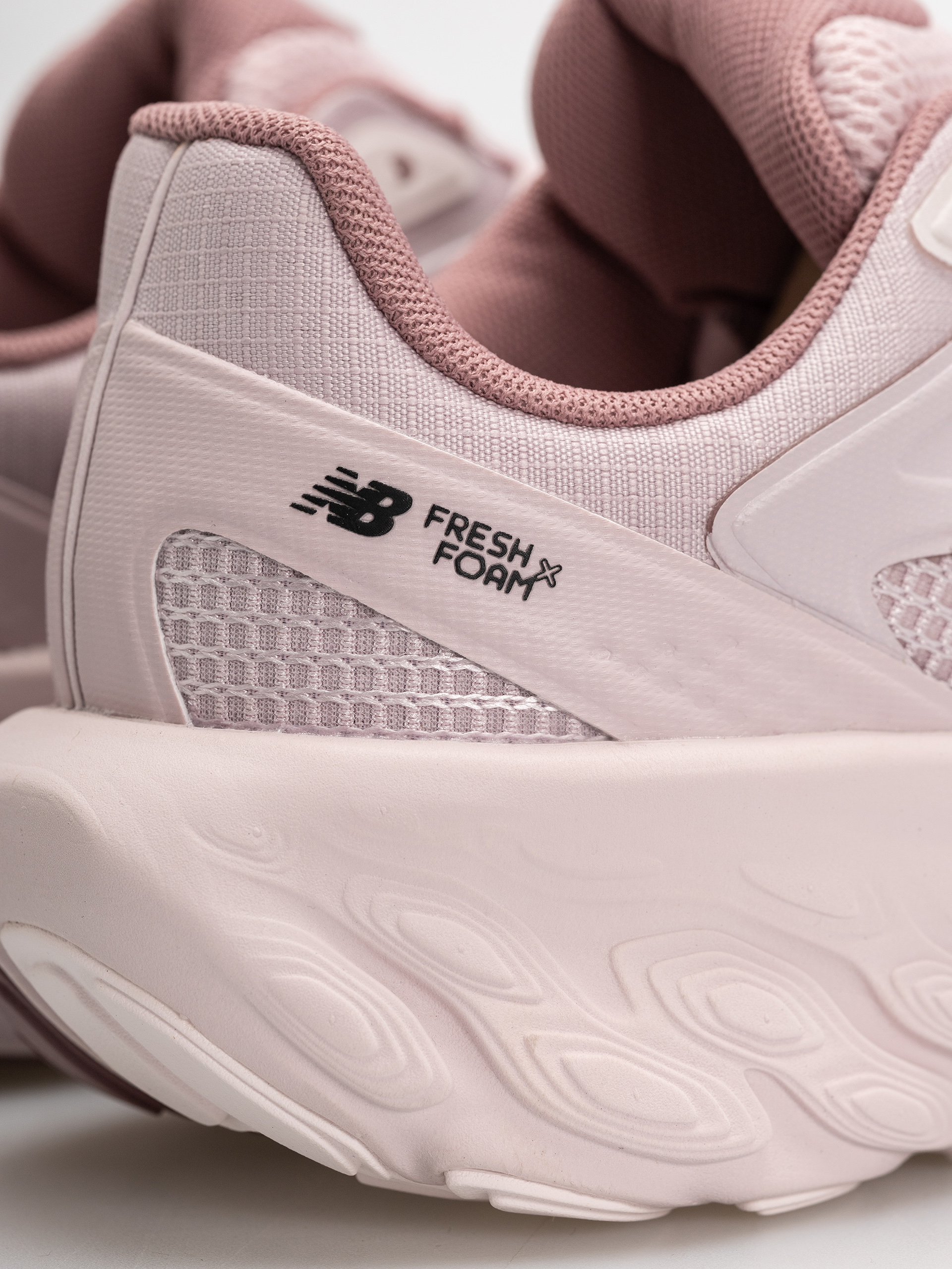 Boty New Balance UTRN (stone pink/rosewood)
