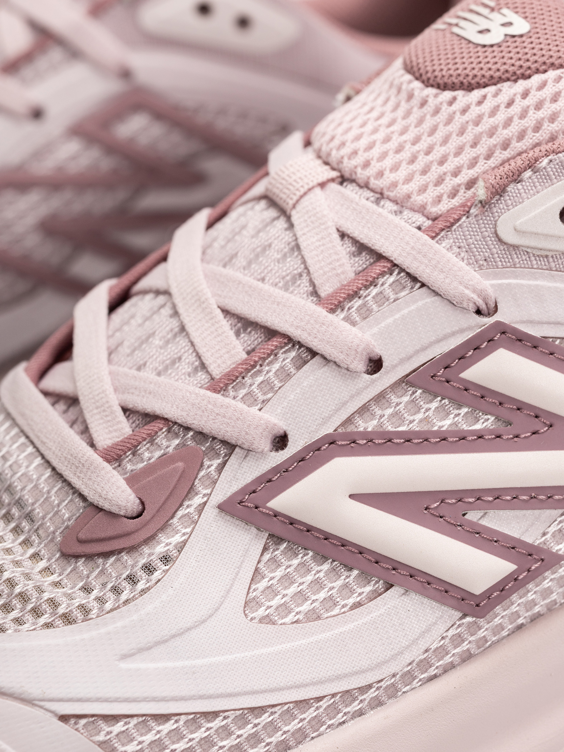 Boty New Balance UTRN (stone pink/rosewood)