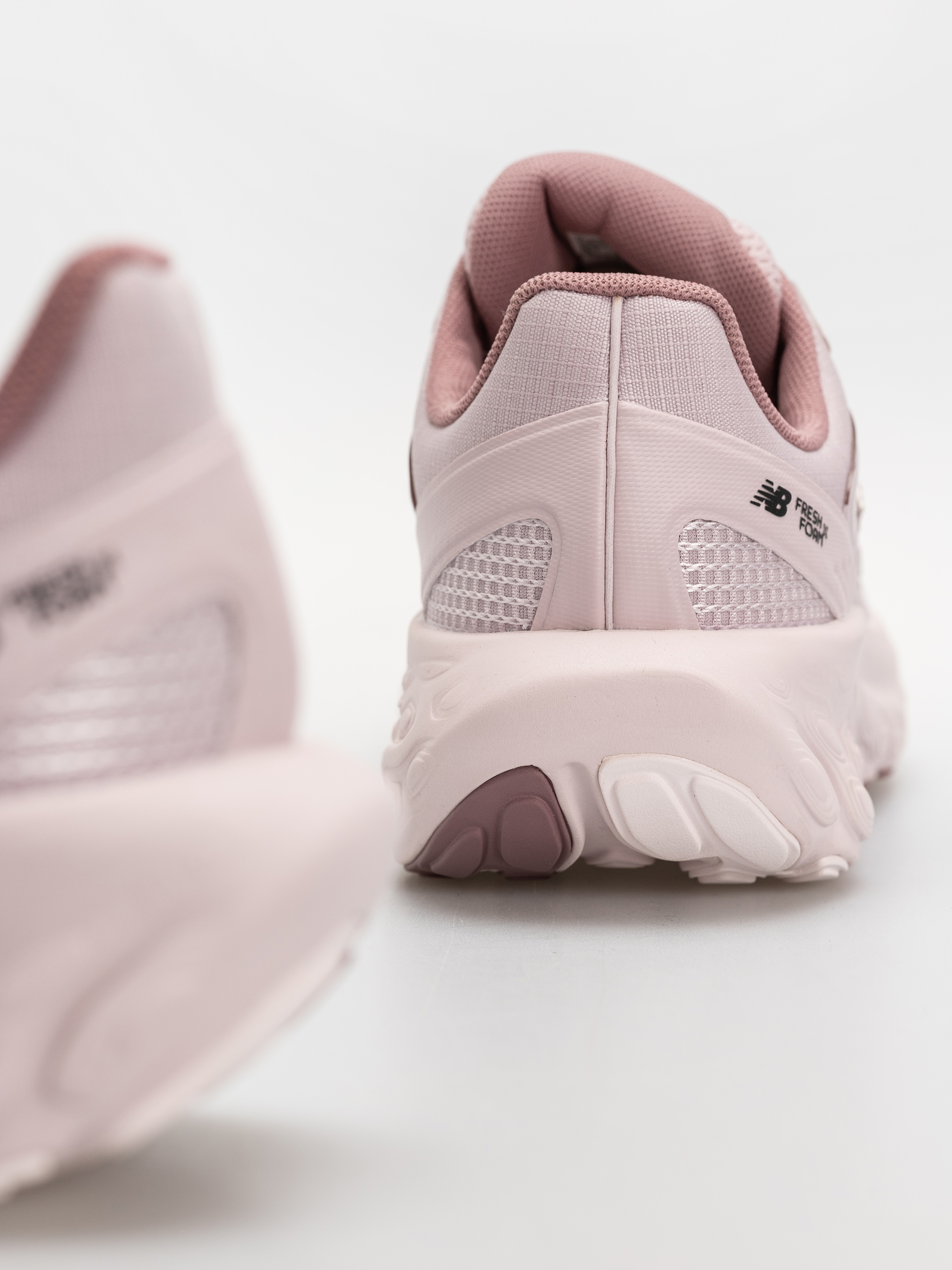 Boty New Balance UTRN (stone pink/rosewood)