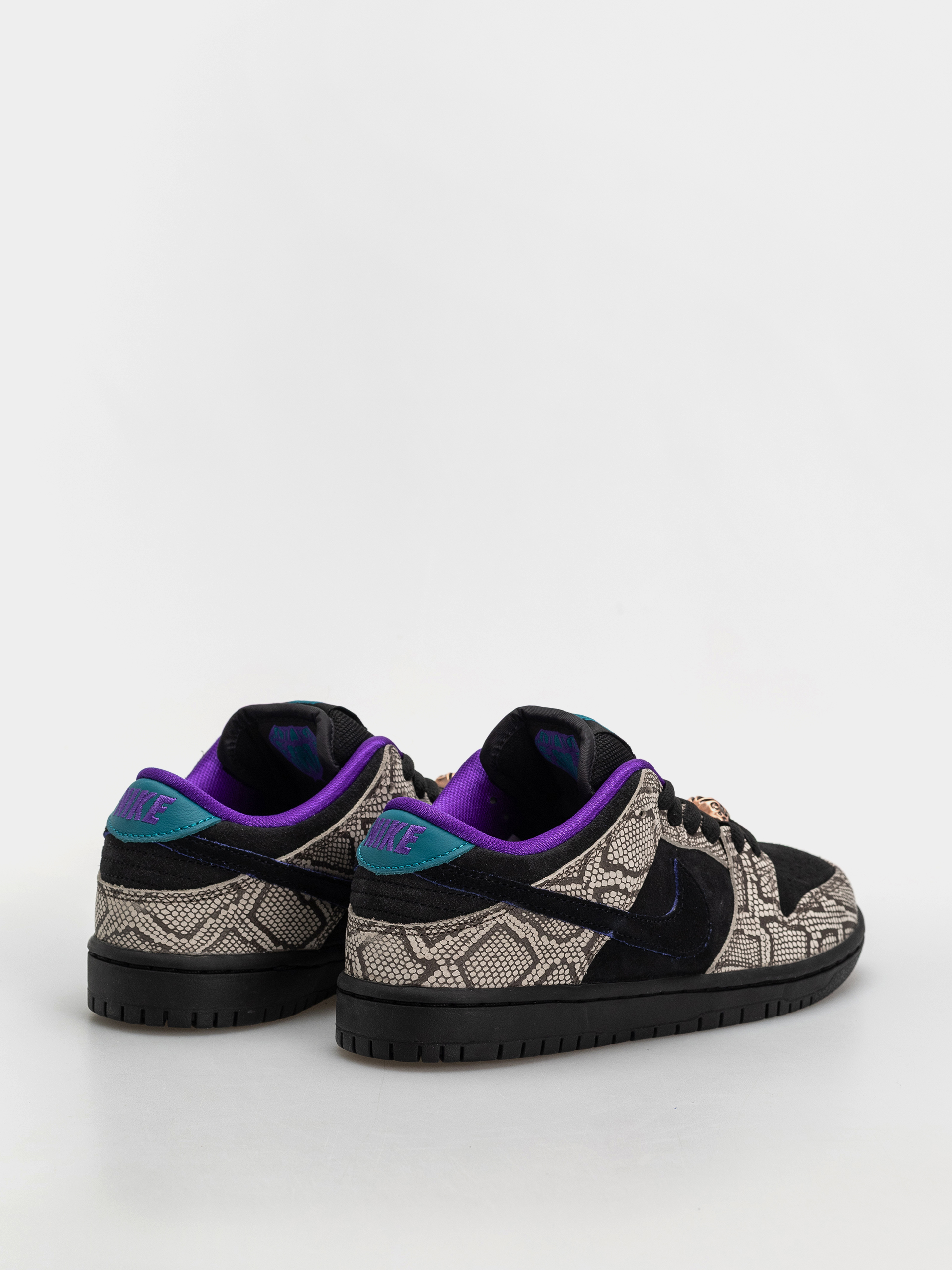 Boty Nike SB Dunk Low Pro (string/black bright spruce fierce purple)