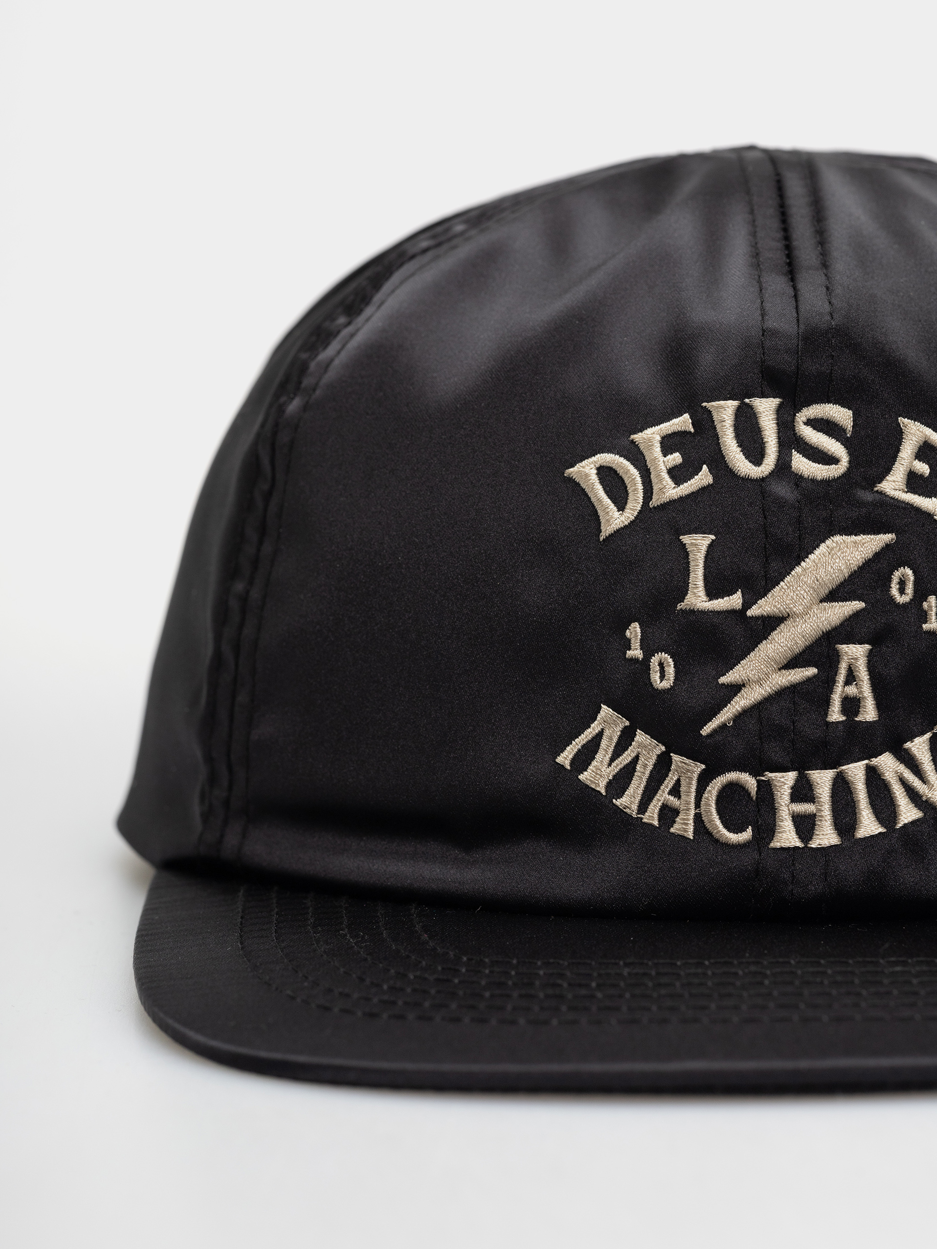 Kšiltovka  Deus Ex Machina Suka Satin Ball (black)