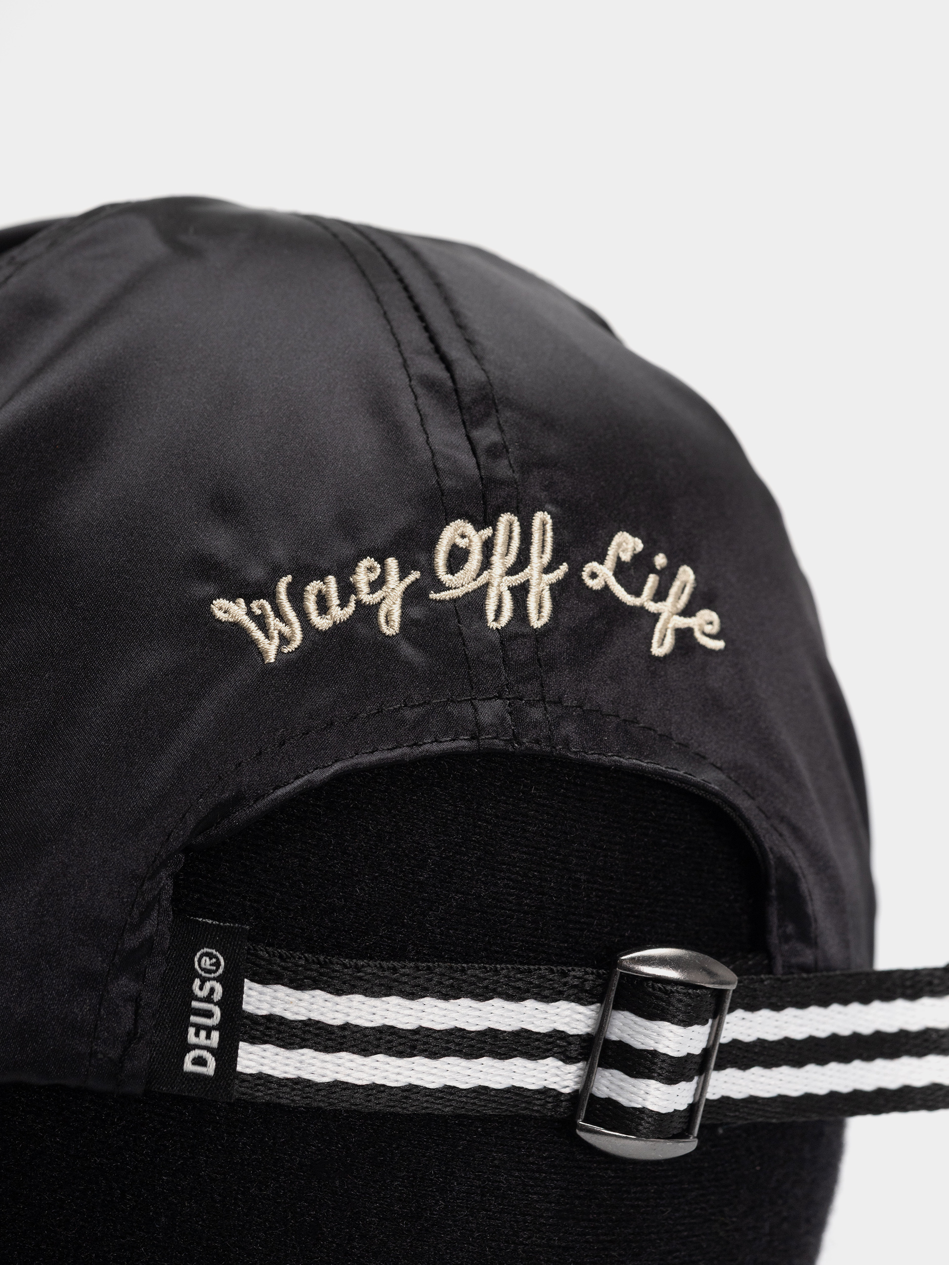 Kšiltovka  Deus Ex Machina Suka Satin Ball (black)