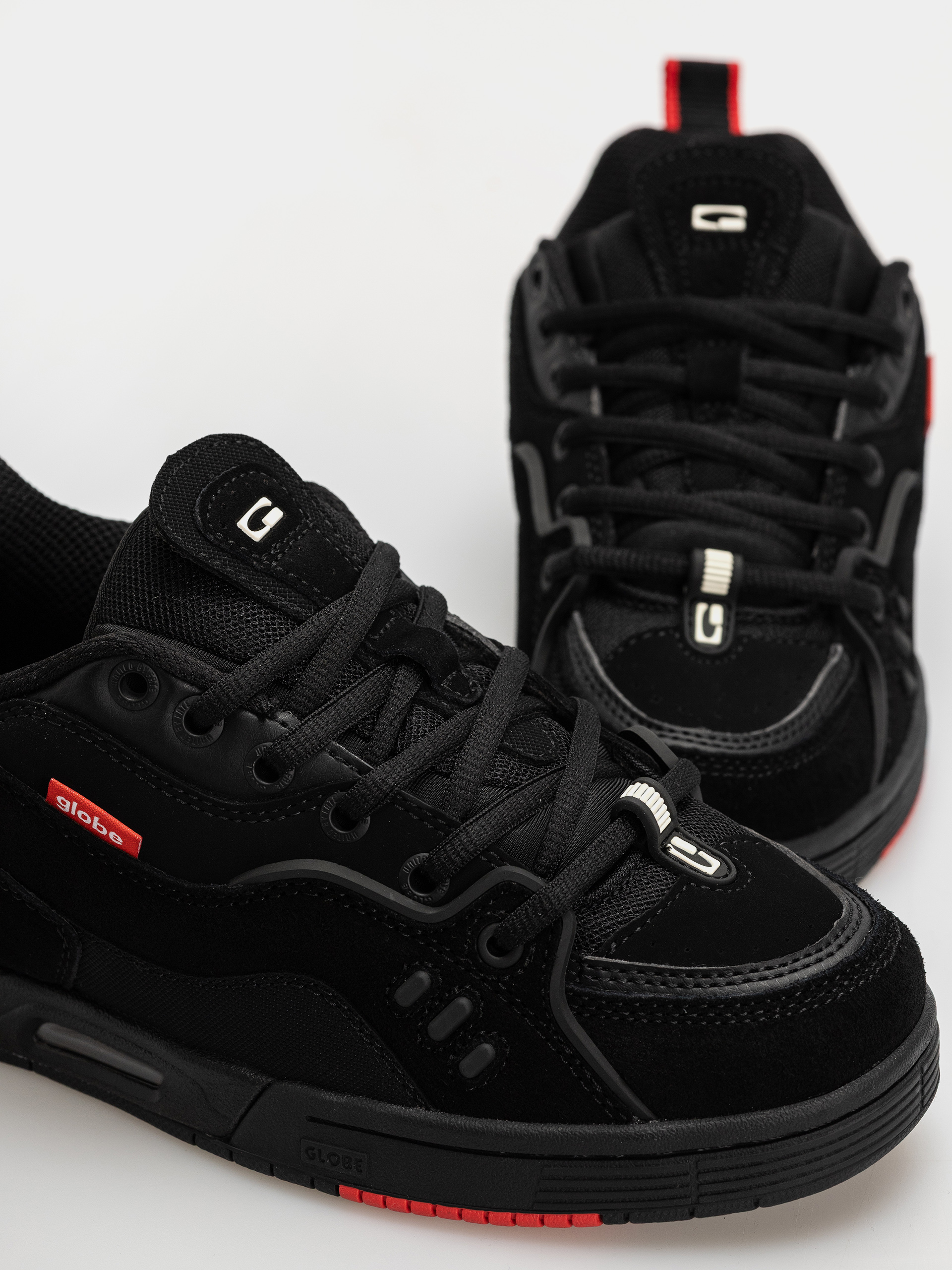 Boty Globe CT 4 (black suede)