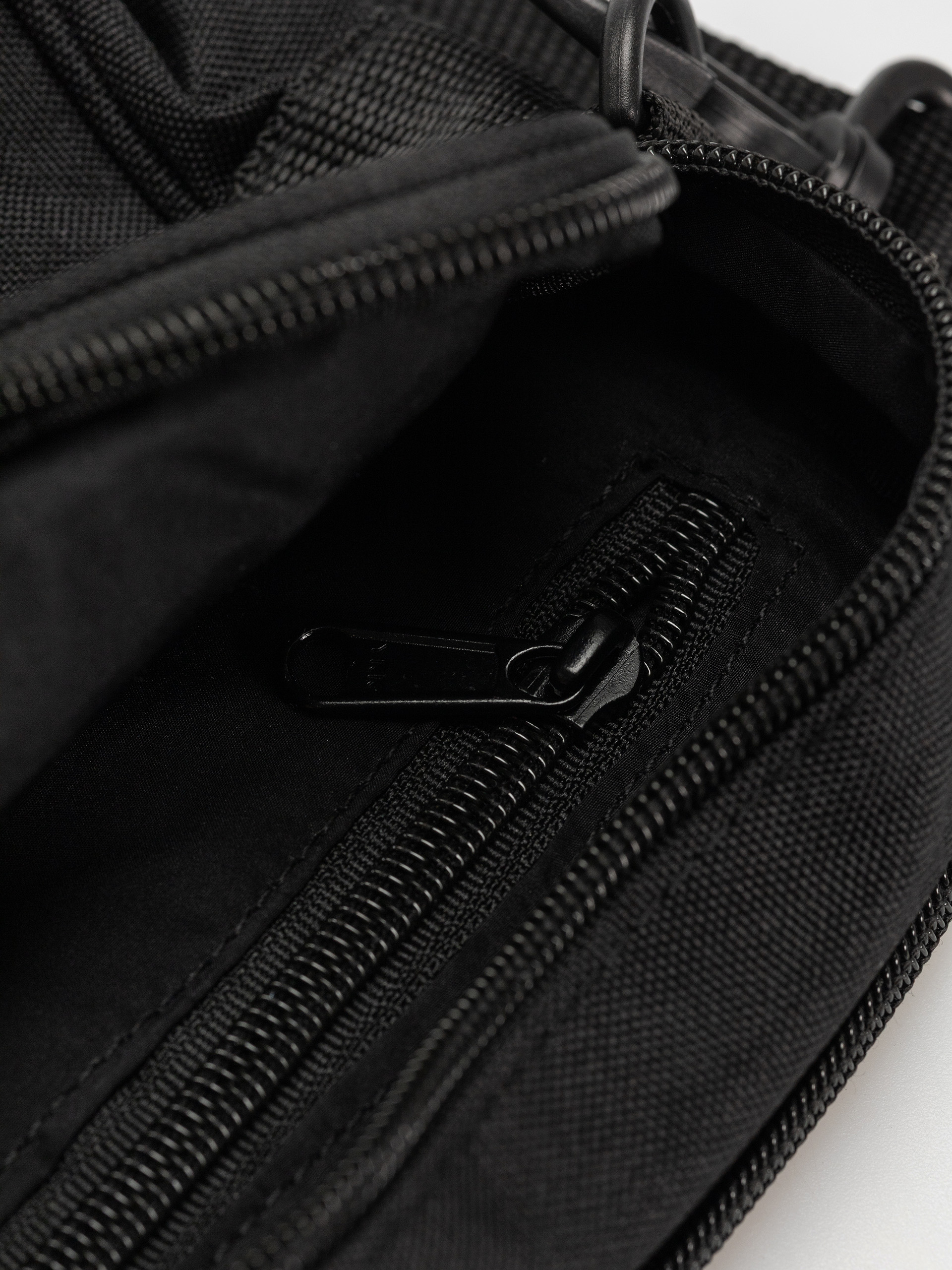 Taška OBEY Half Eye Crossbody (black)