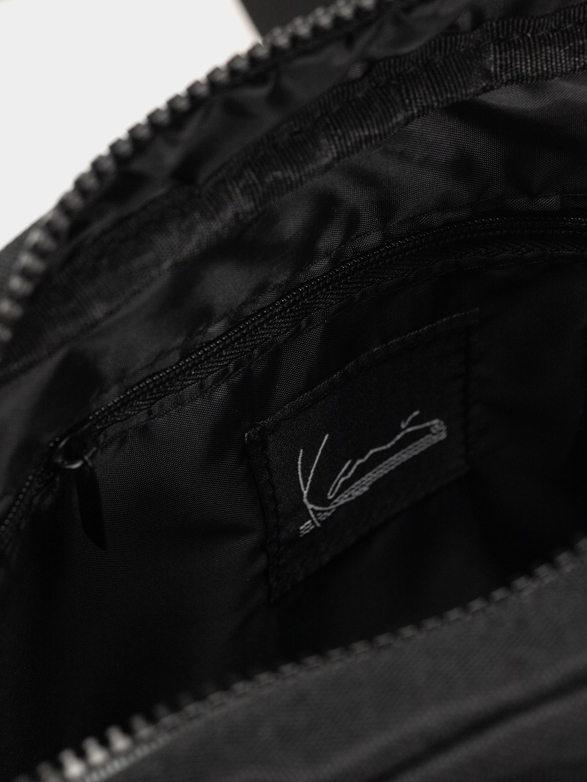 Ledvinka Karl Kani Signature Essential Hip (black)