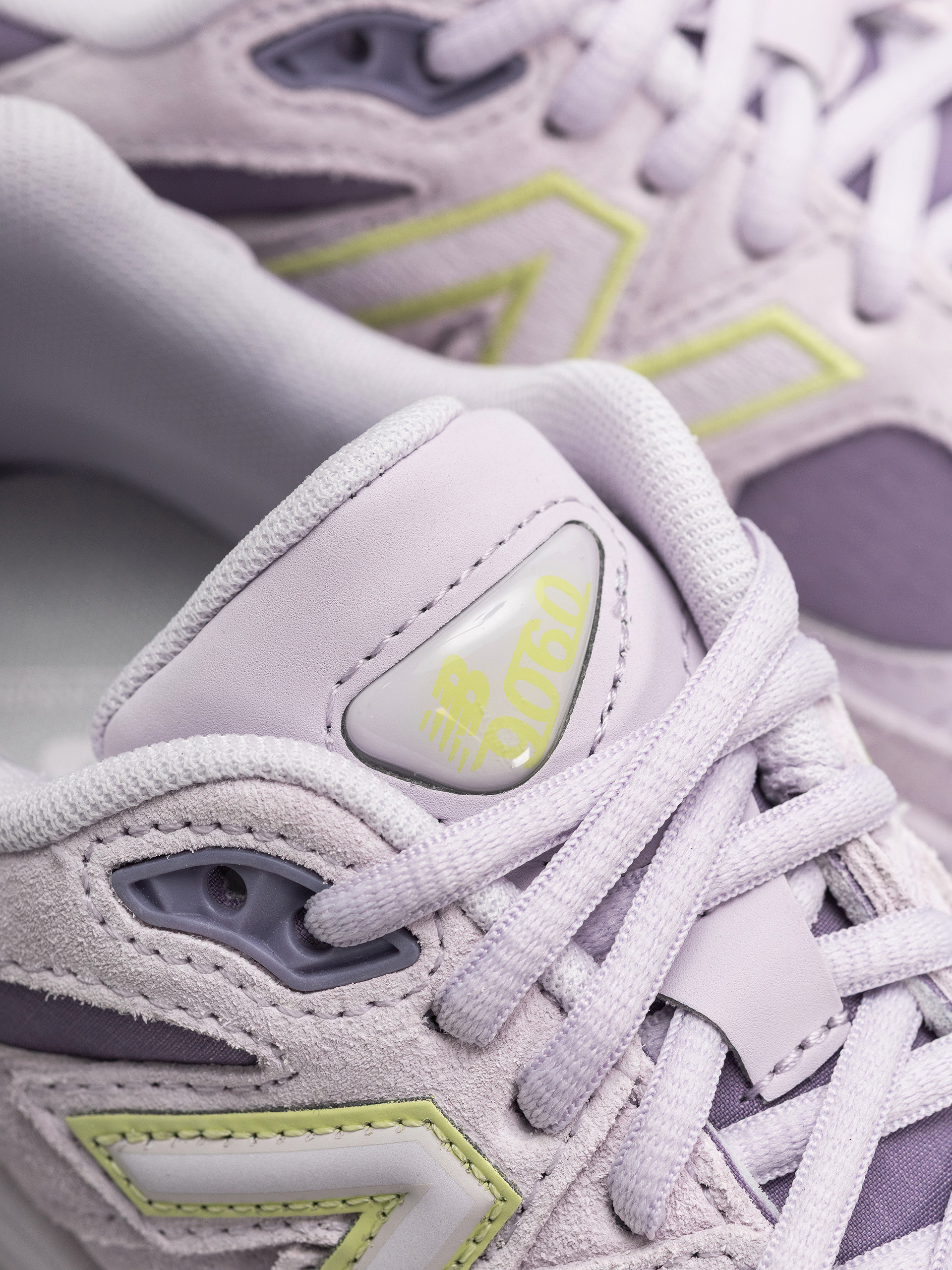 Boty New Balance 9060 JR (taro/dry lime)