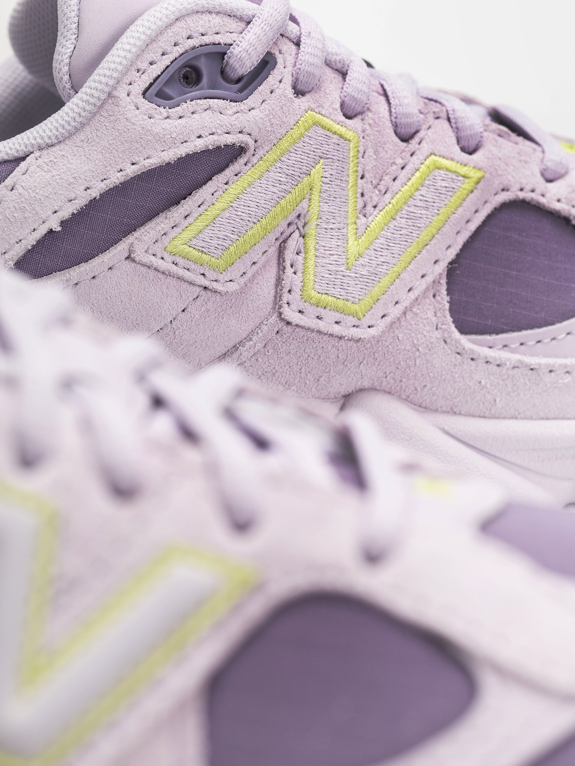Boty New Balance 9060 JR (taro/dry lime)